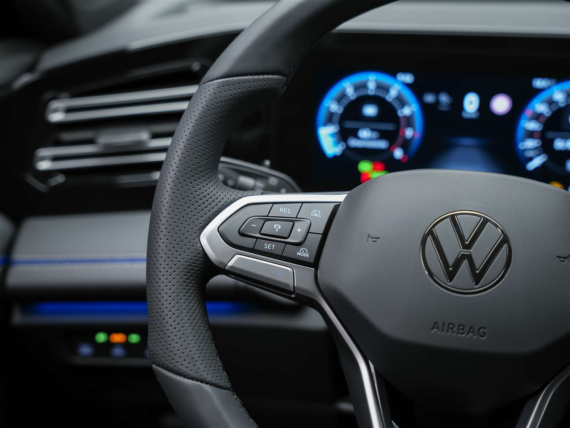 VW Tiguan 1.5 TSI evo2 mHEV R-Line DSG *Abstandsregler*Massage*Lenkradheizung*-image-28