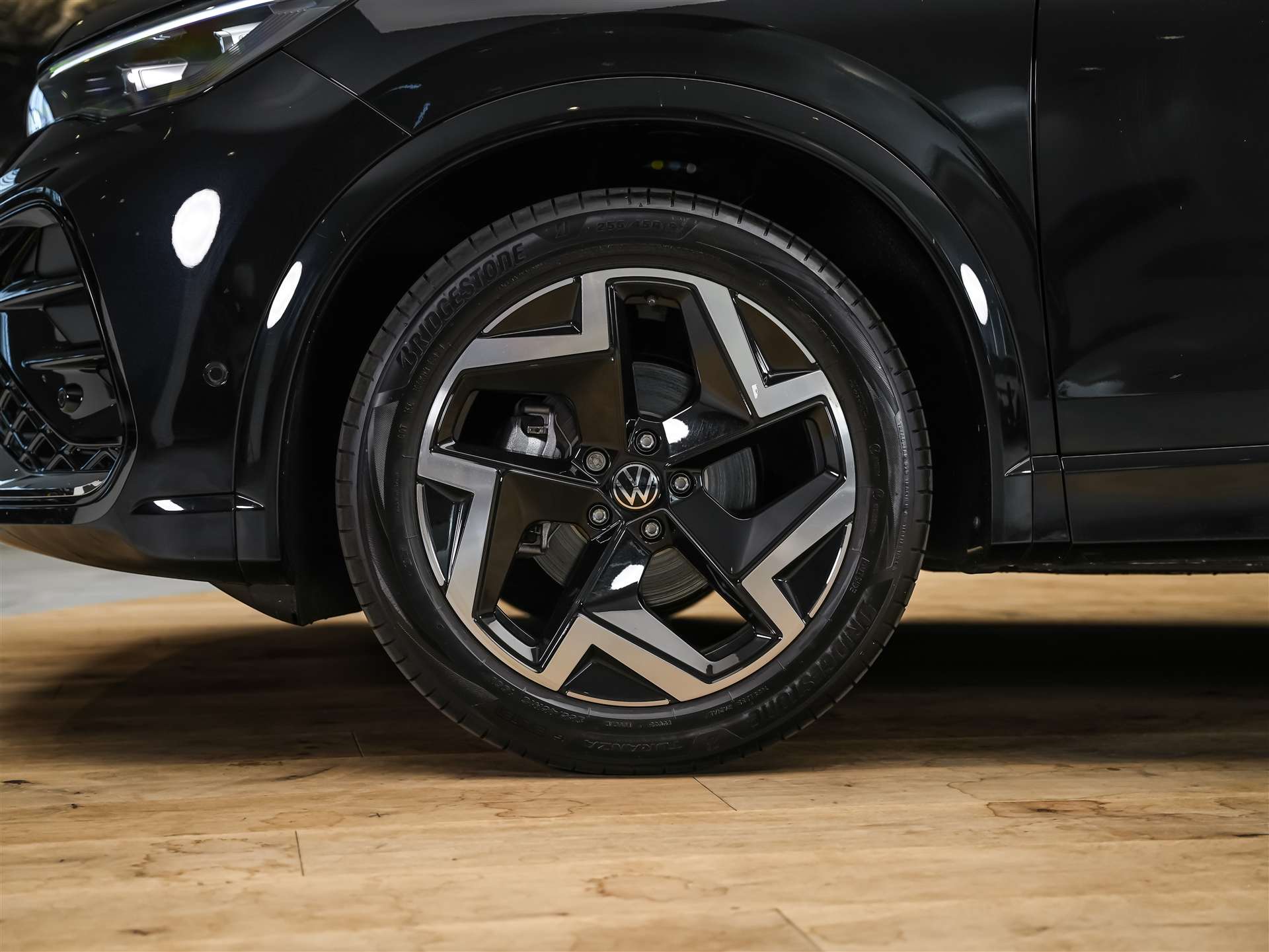 VW Tiguan 1.5 TSI evo2 mHEV R-Line DSG *Abstandsregler*Massage*Lenkradheizung*-image-17