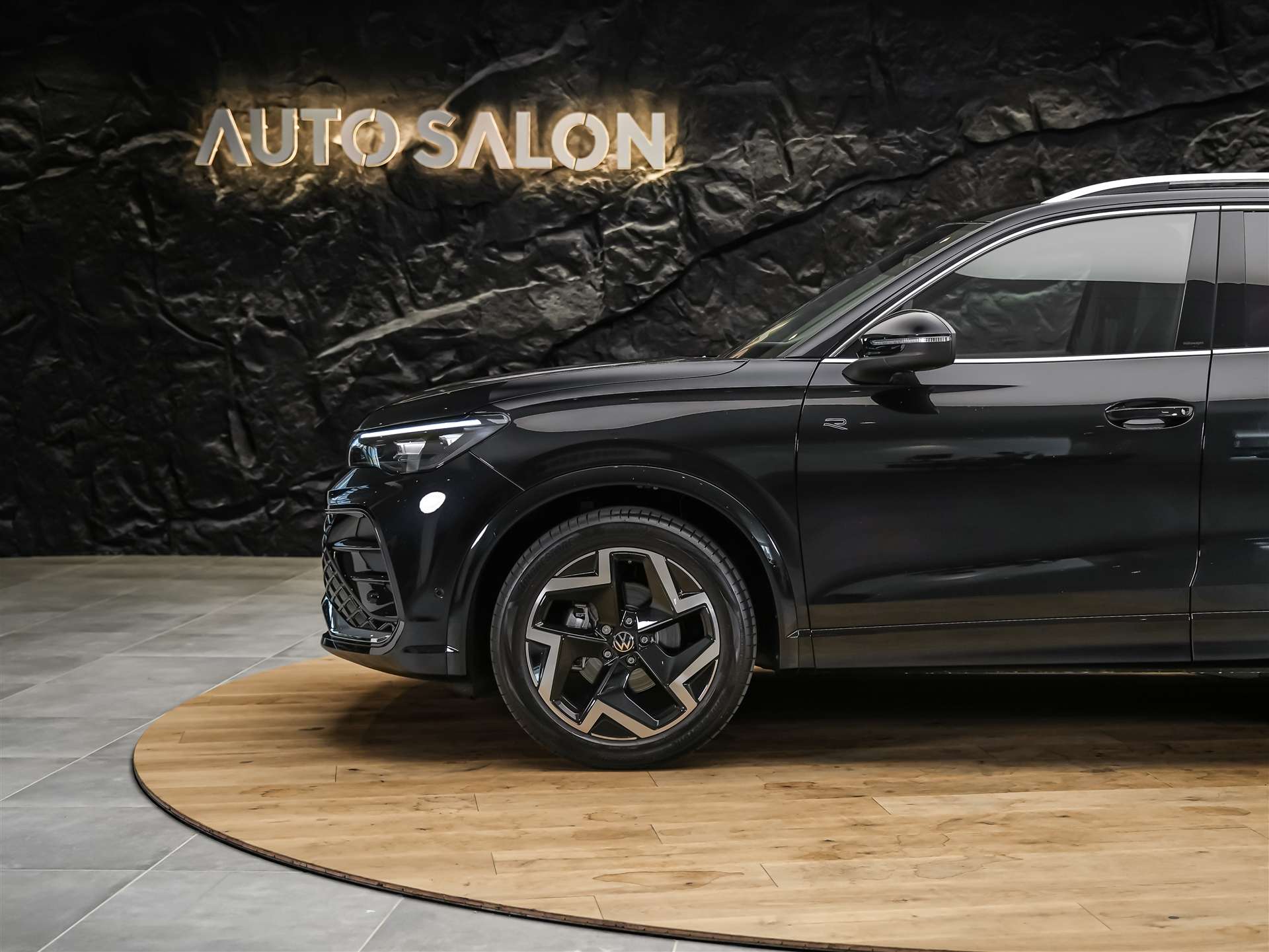VW Tiguan 1.5 TSI evo2 mHEV R-Line DSG *Abstandsregler*Massage*Lenkradheizung*-image-16