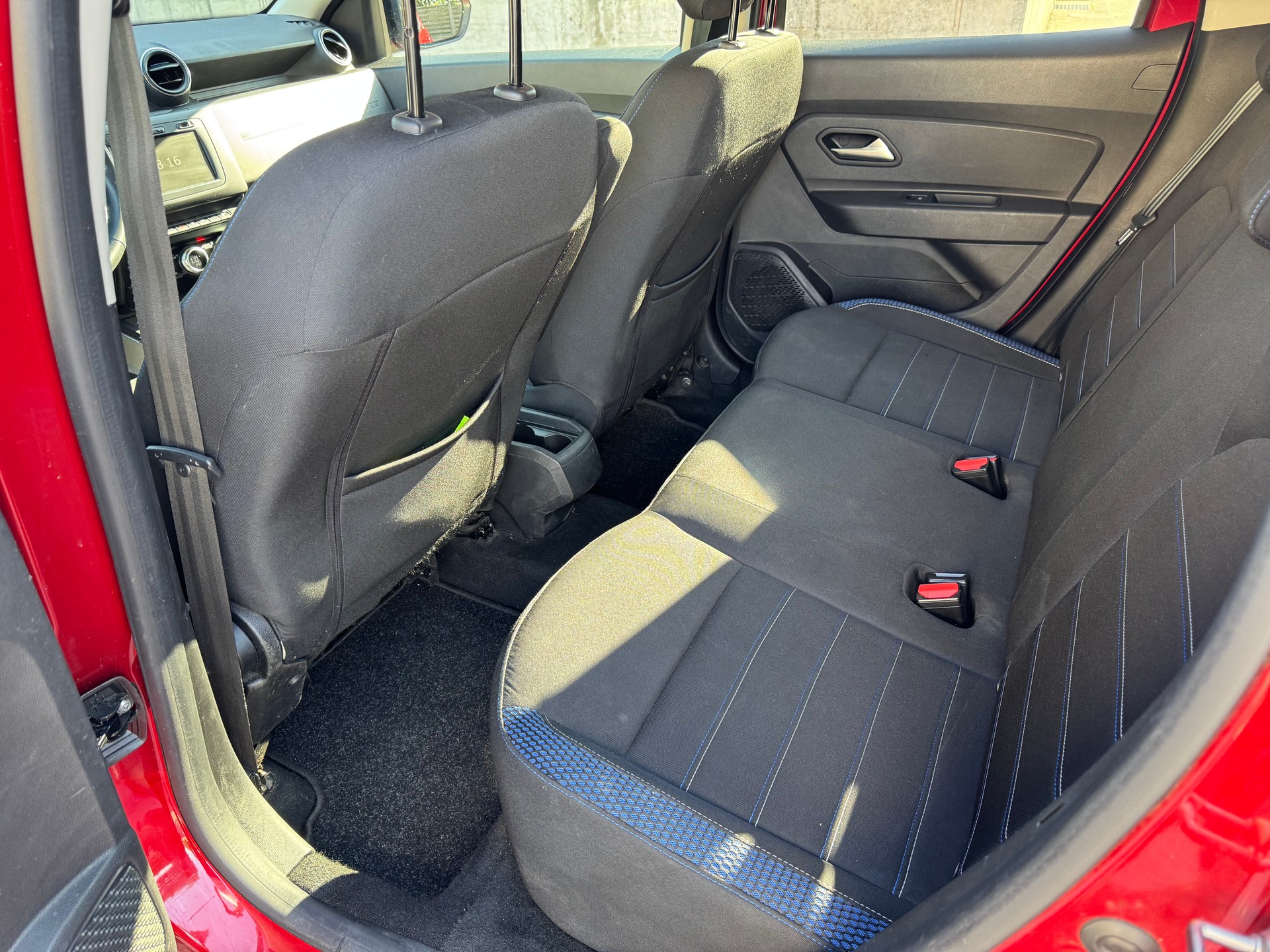 DACIA Duster dCi 115 Celebration 4x4-image-11