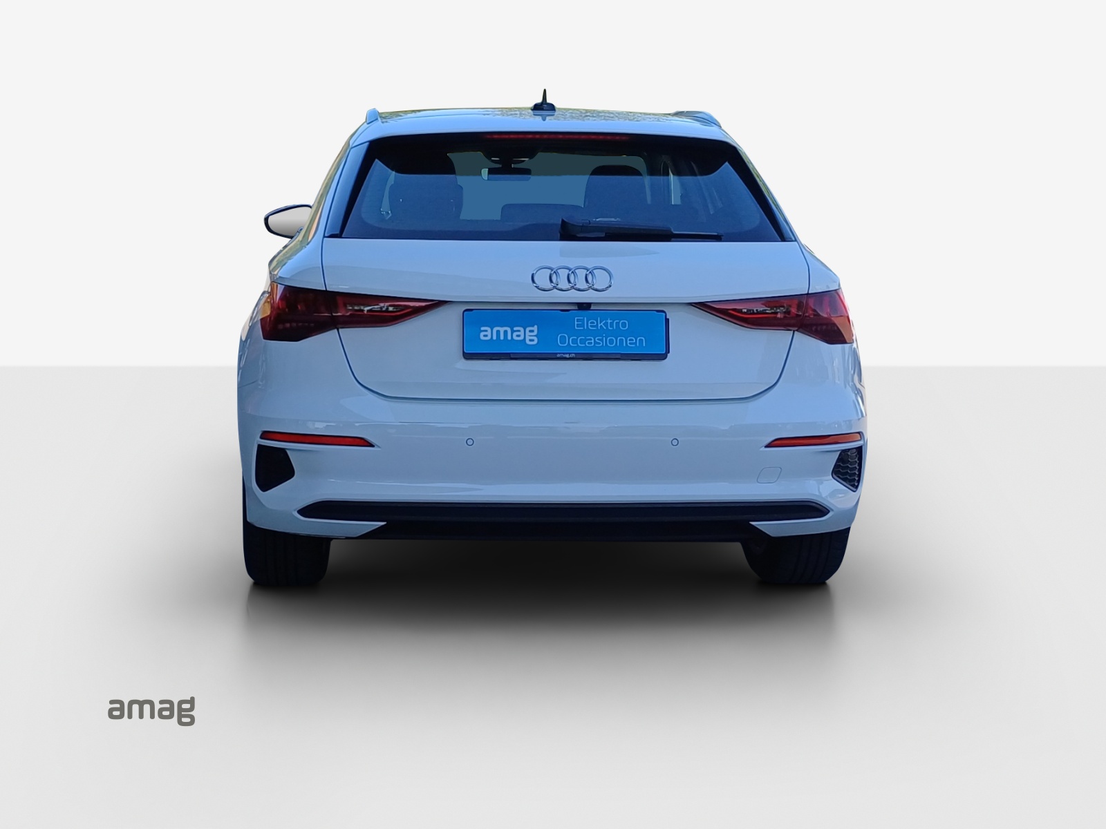 AUDI A3 Sportback 40 TFSI e Attraction S-tronic-image-4