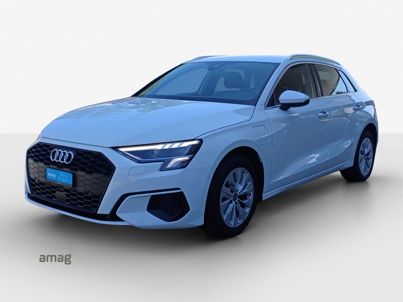 AUDI A3 Sportback 40 TFSI e Attraction S-tronic-image-0