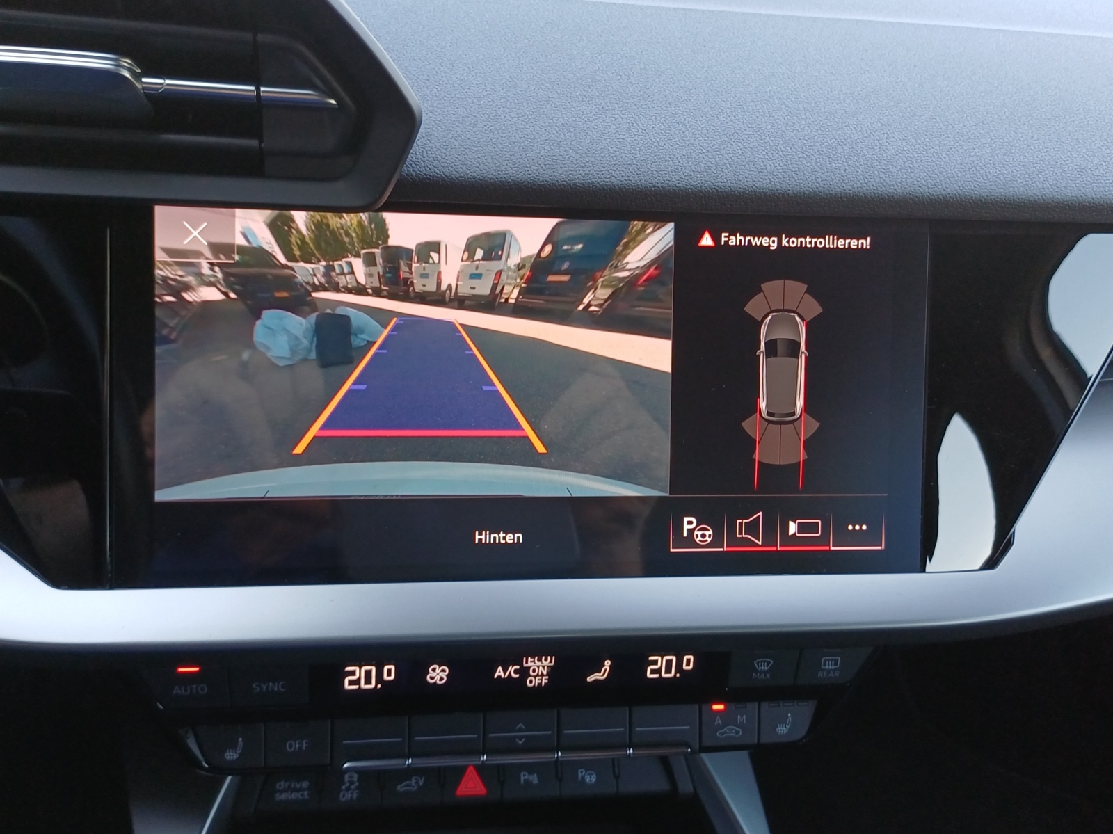 AUDI A3 Sportback 40 TFSI e Attraction S-tronic-image-16