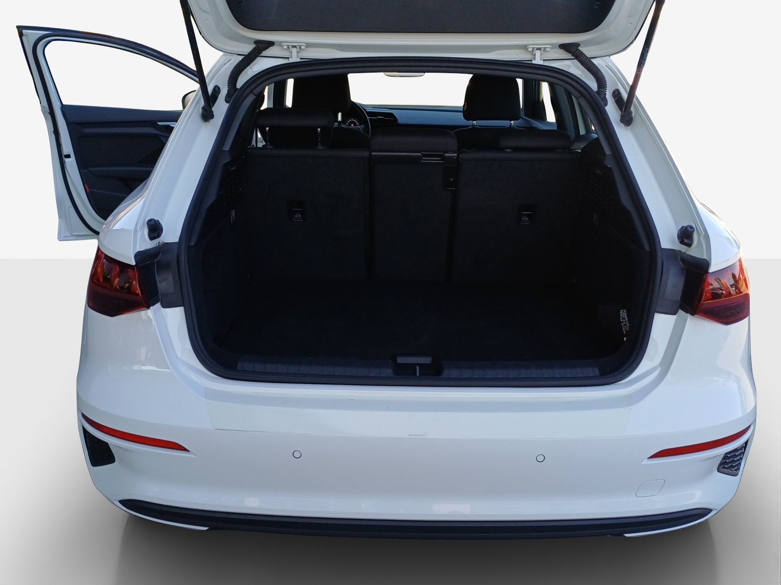 AUDI A3 Sportback 40 TFSI e Attraction S-tronic-image-13