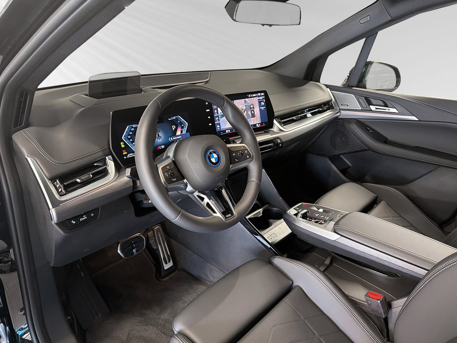 BMW 230e xDrive Active Tourer M Sport-image-3