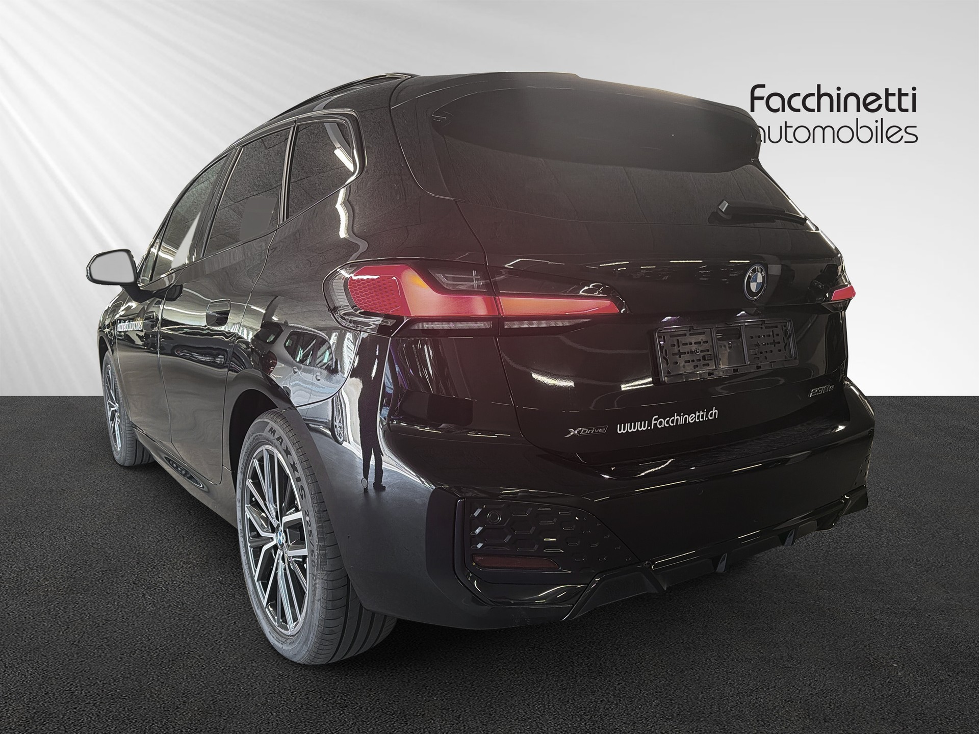 BMW 230e xDrive Active Tourer M Sport-image-2