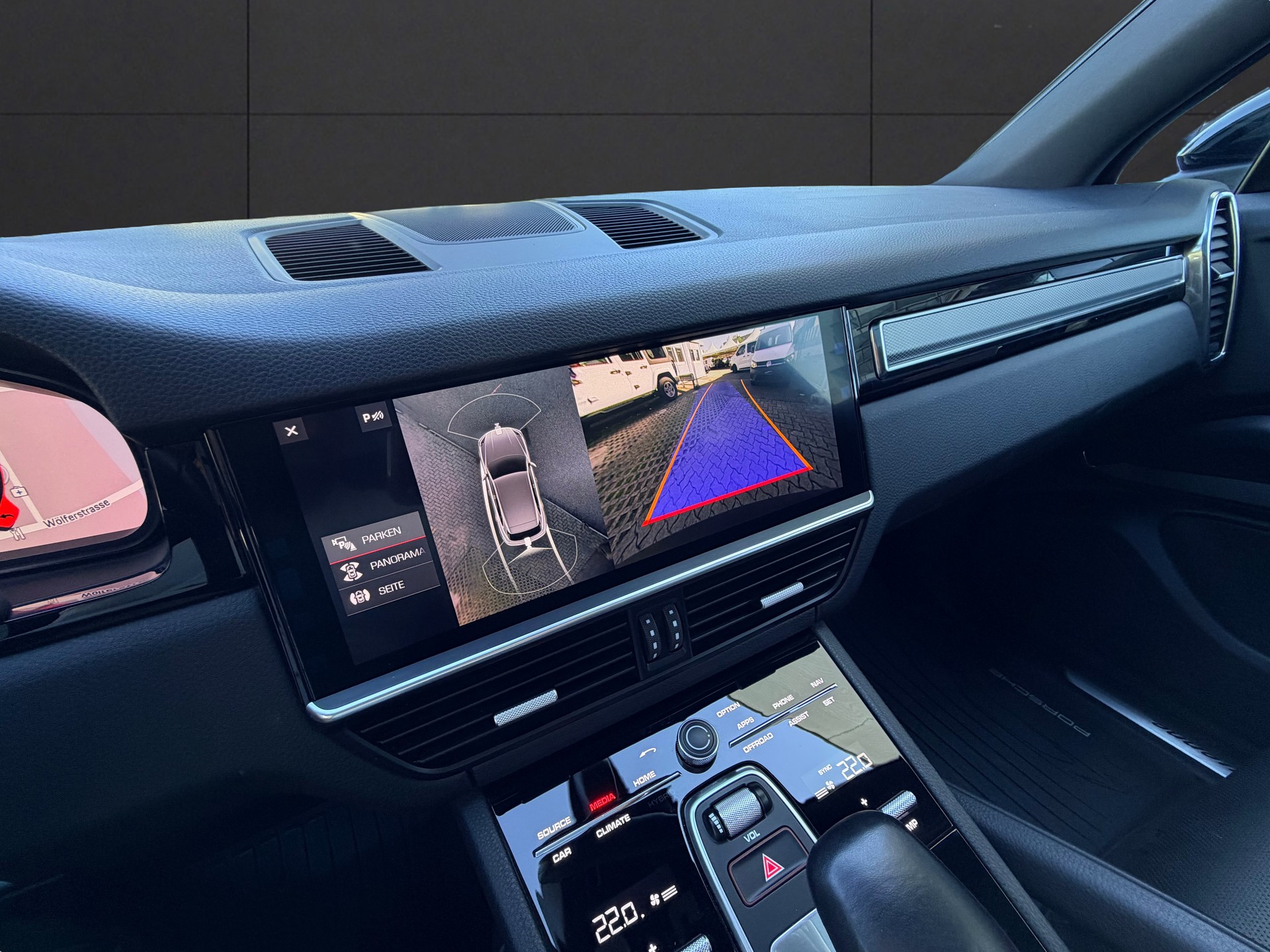 PORSCHE Cayenne-image-19