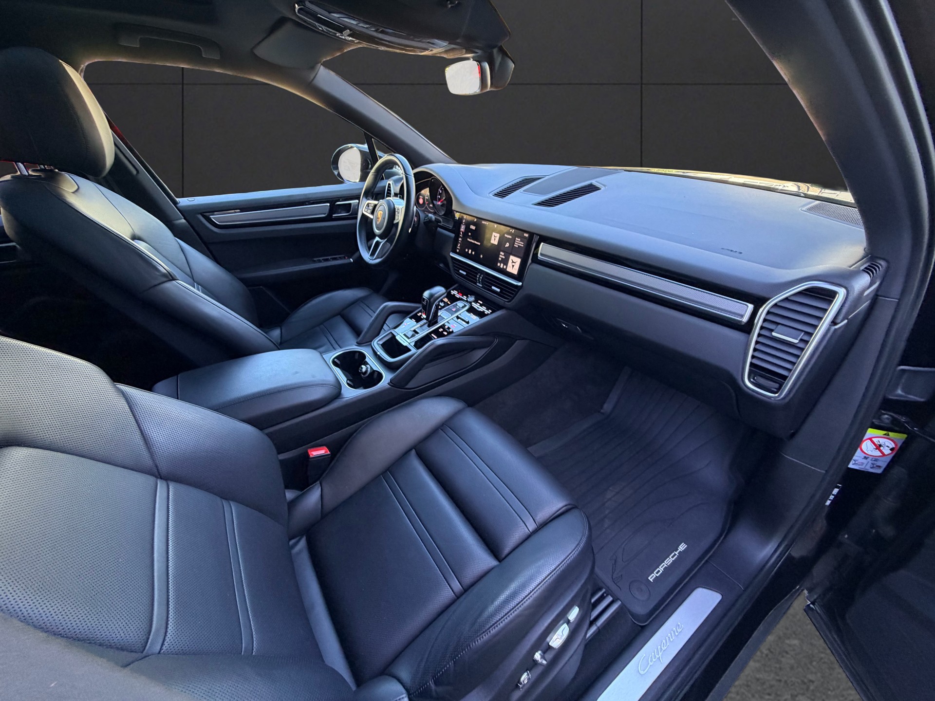 PORSCHE Cayenne-image-14