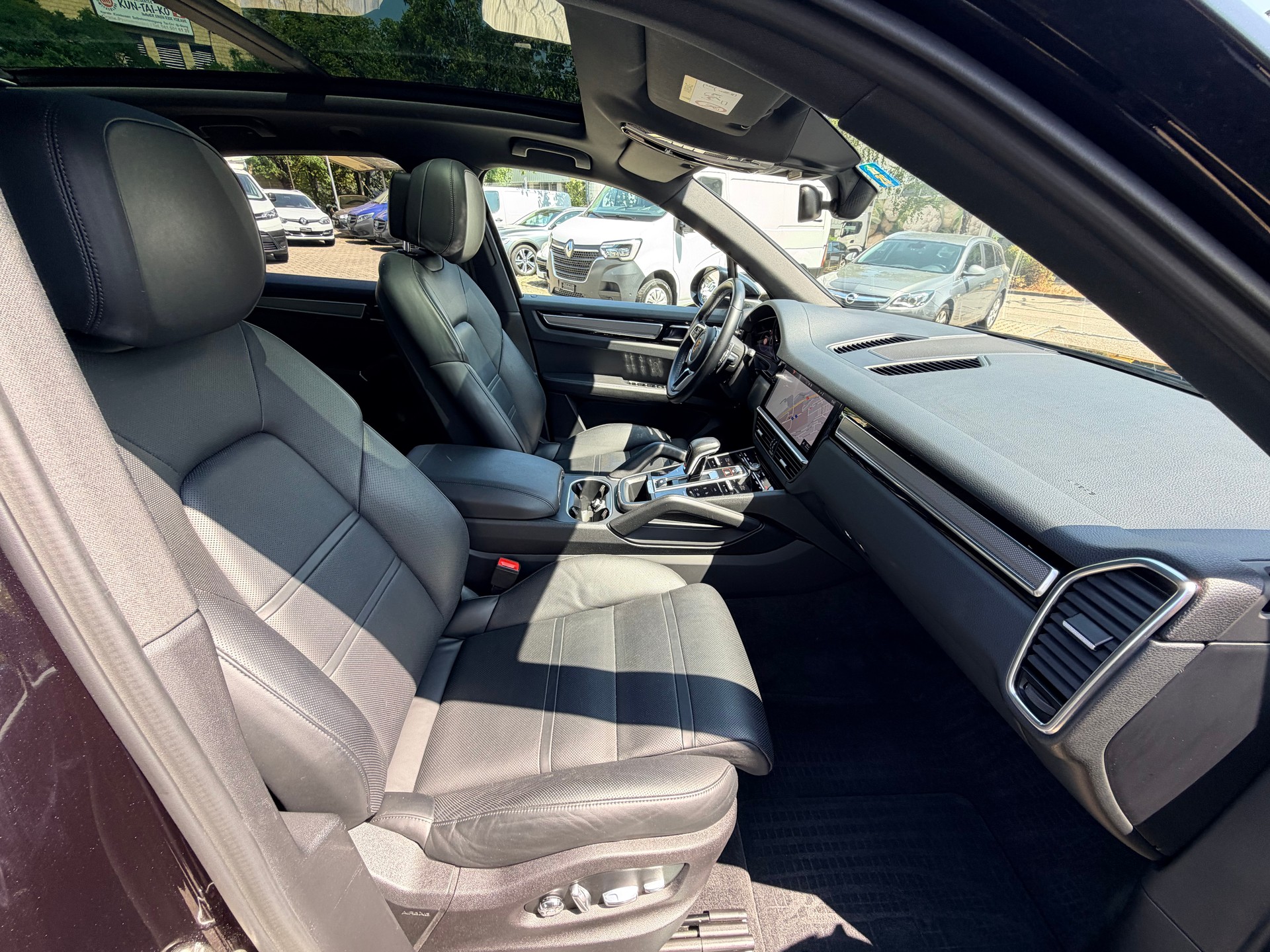 PORSCHE Cayenne-image-7