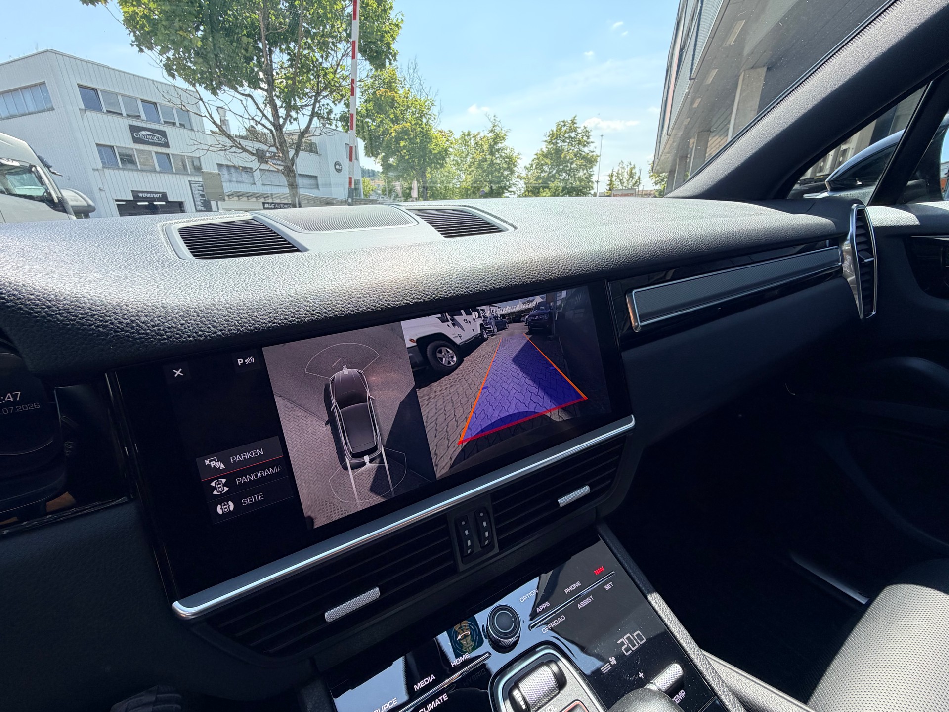 PORSCHE Cayenne-image-13
