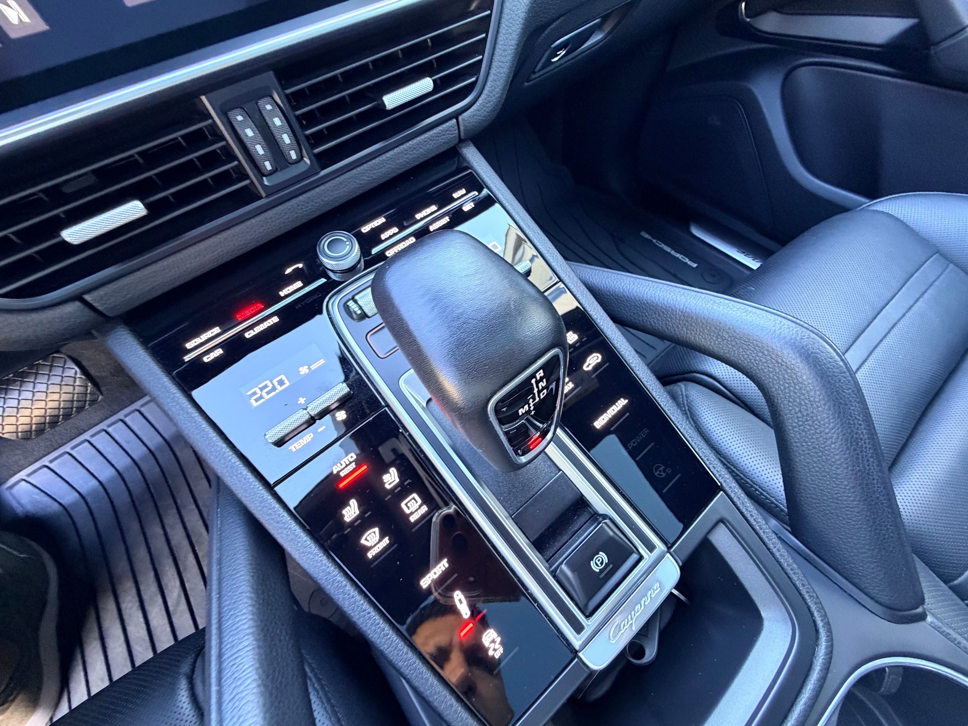 PORSCHE Cayenne-image-18
