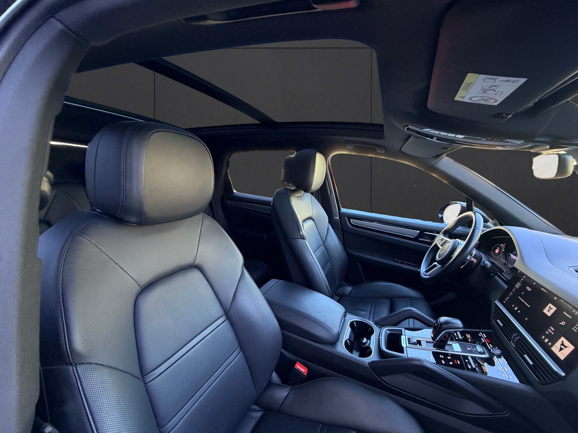 PORSCHE Cayenne-image-15