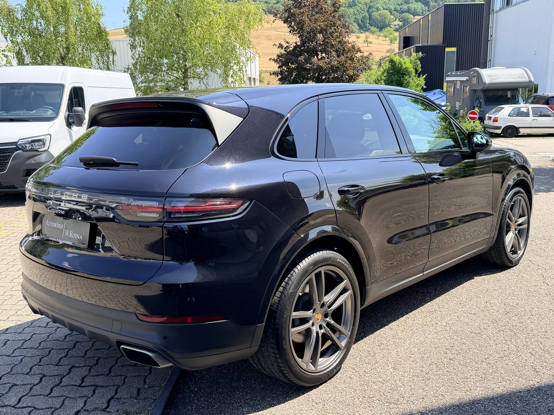 PORSCHE Cayenne-image-2
