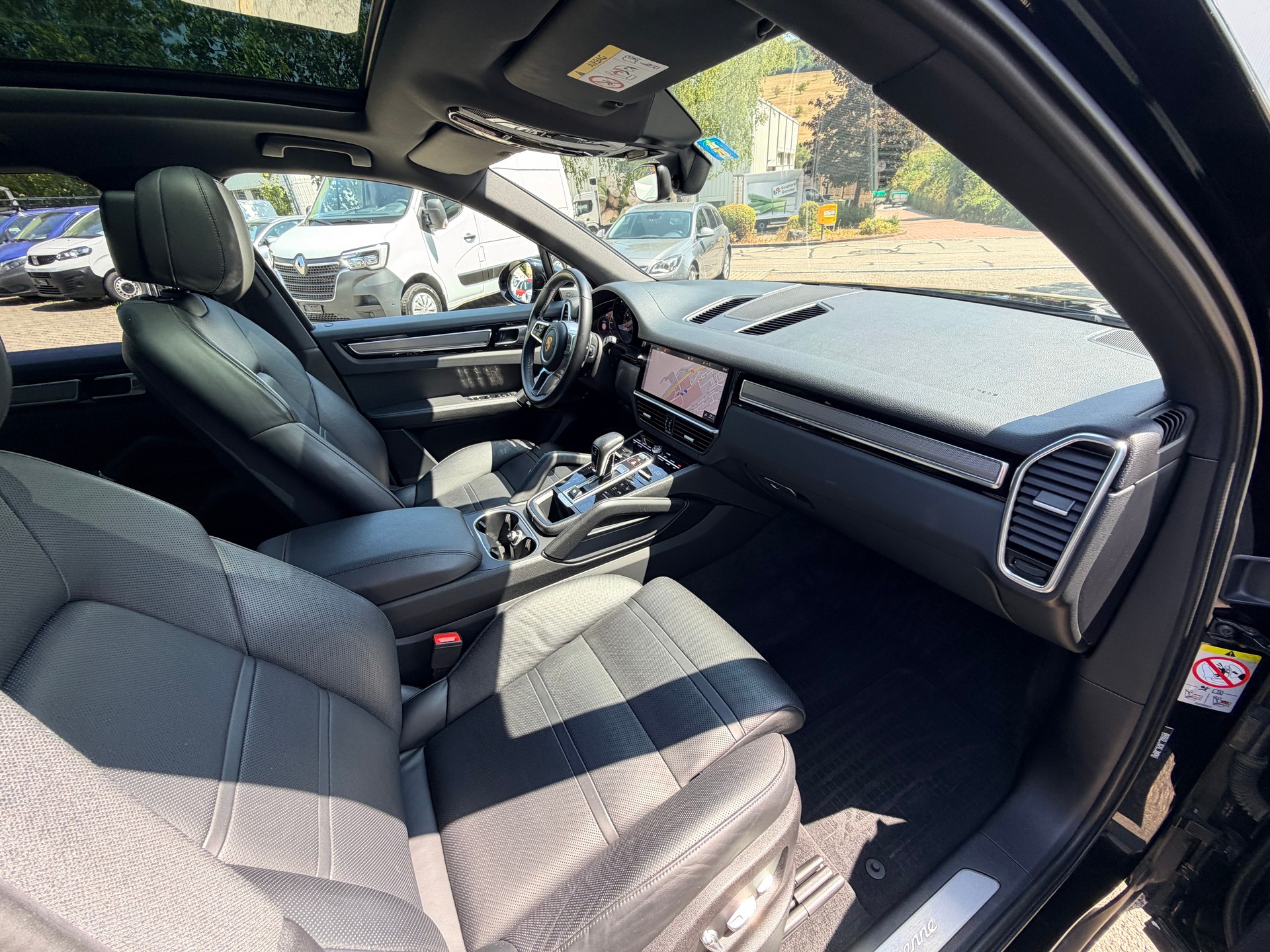 PORSCHE Cayenne-image-8
