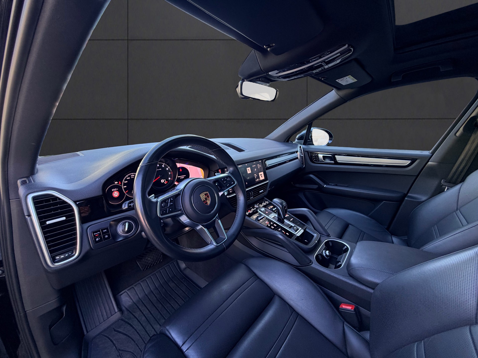 PORSCHE Cayenne-image-17