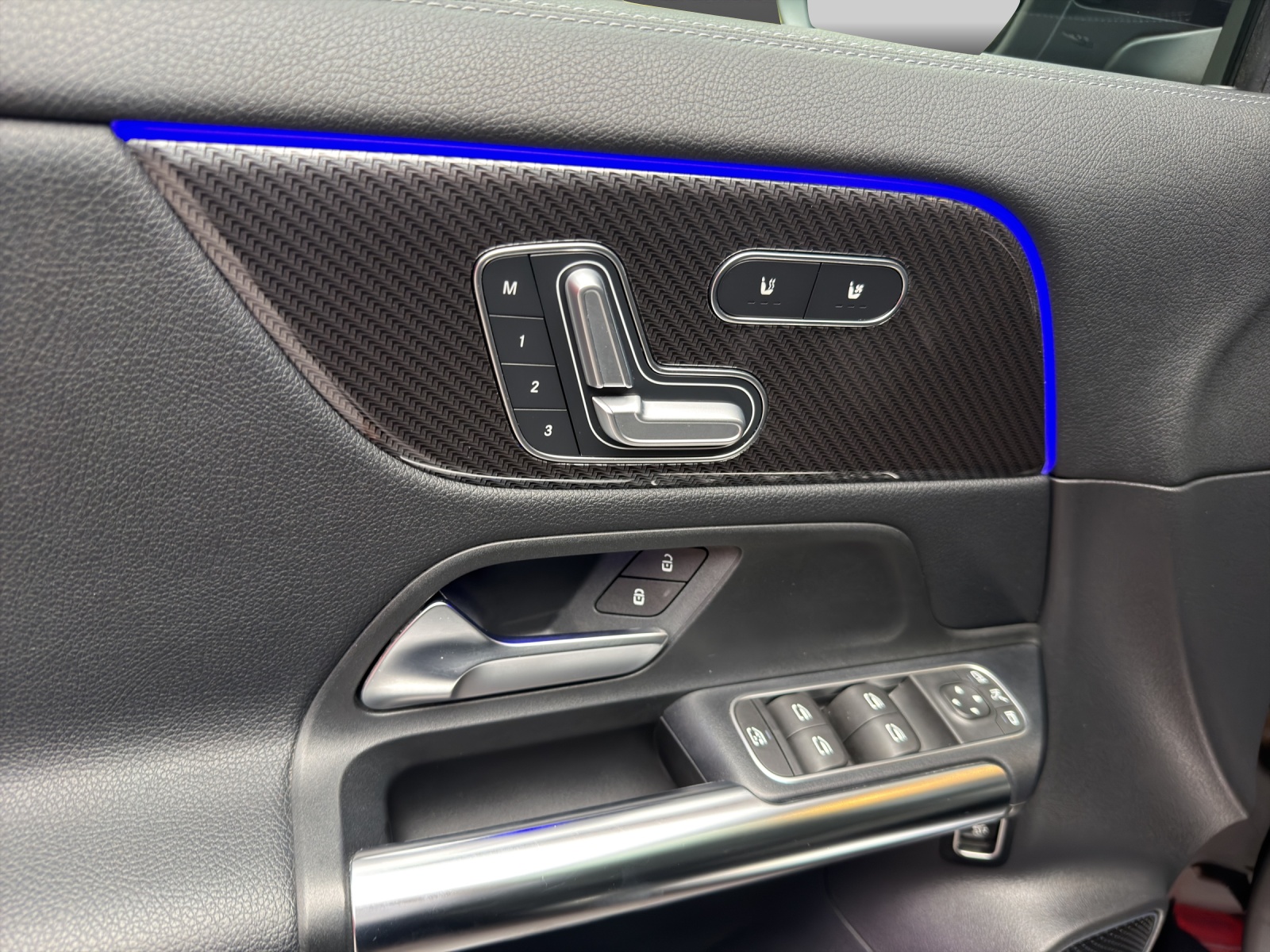 MERCEDES-BENZ GLA 35 AMG 4Matic-image-10