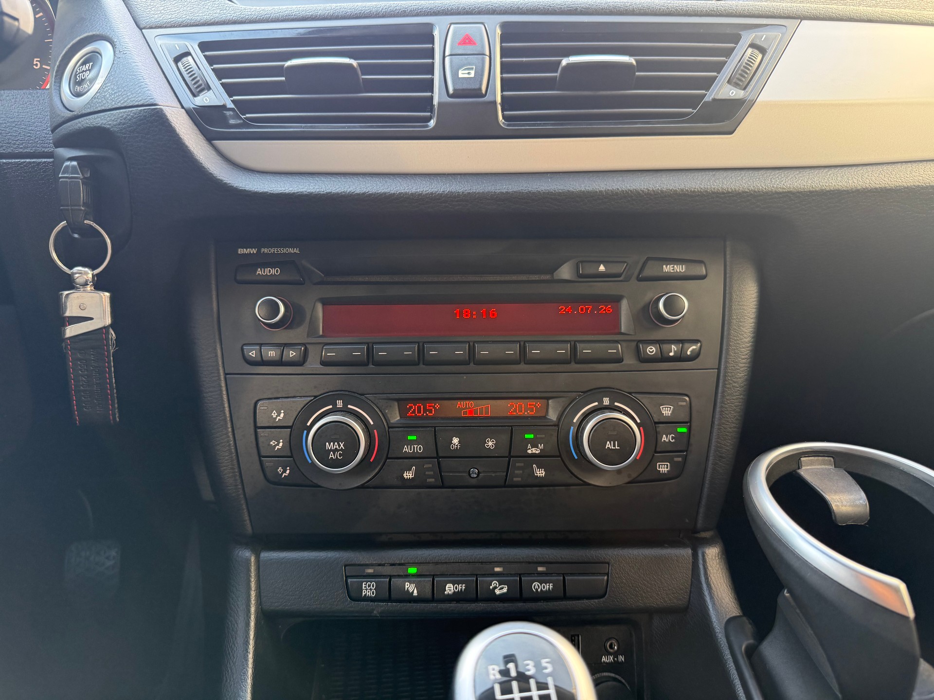 BMW X1 xDrive 18d-image-15