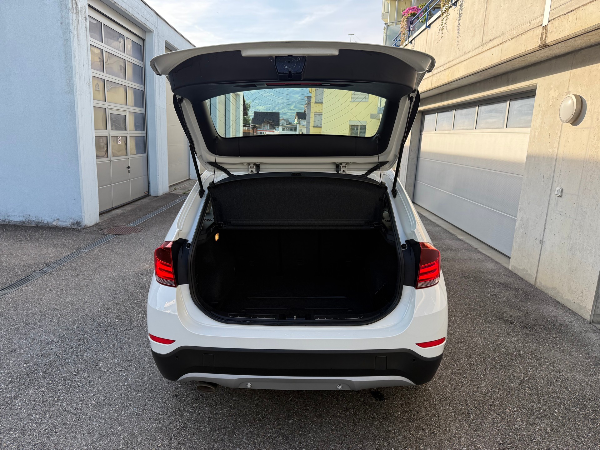 BMW X1 xDrive 18d-image-23