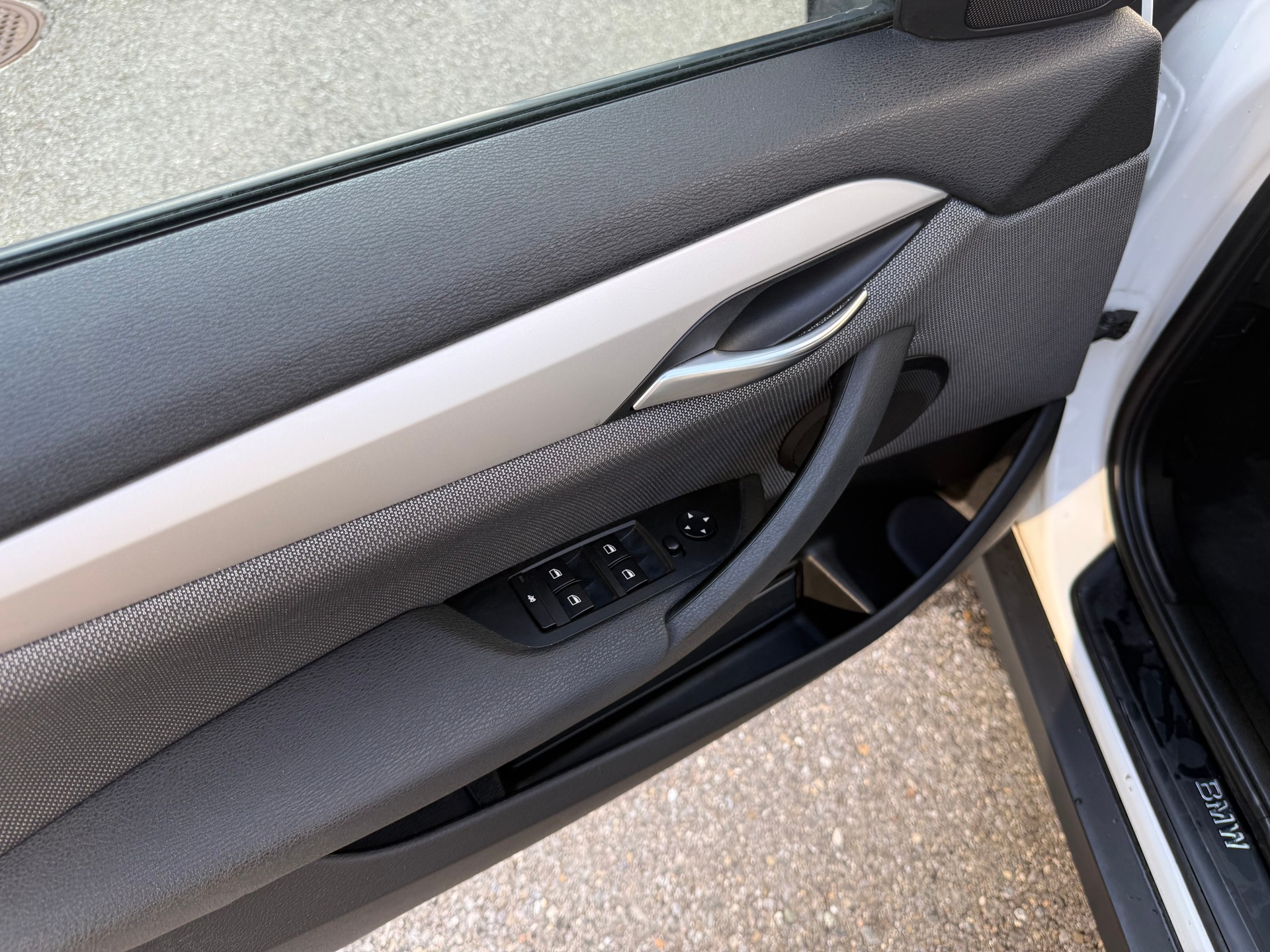 BMW X1 xDrive 18d-image-19