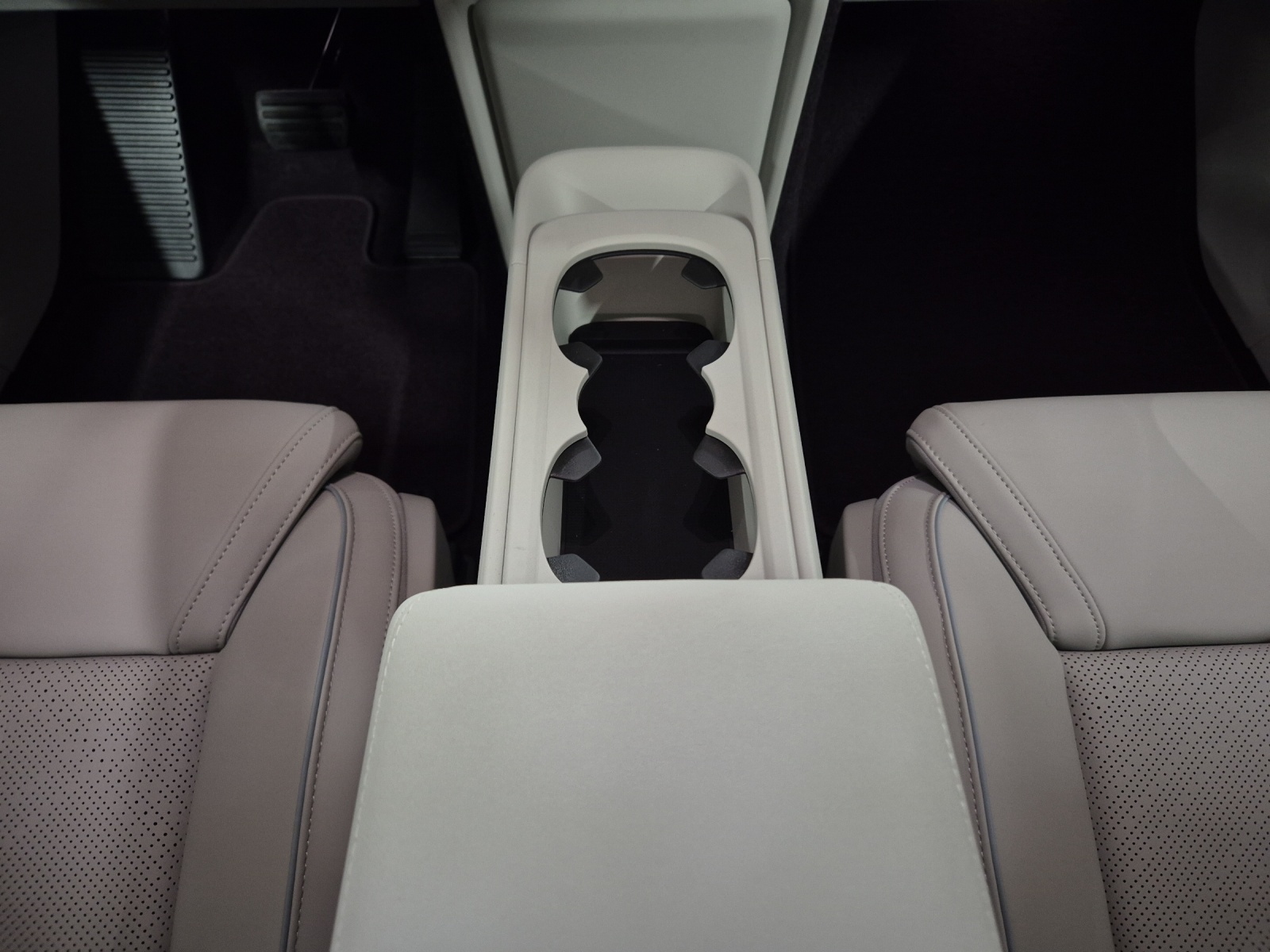 VOLVO EX60 Twin Ultra AWD-image-13