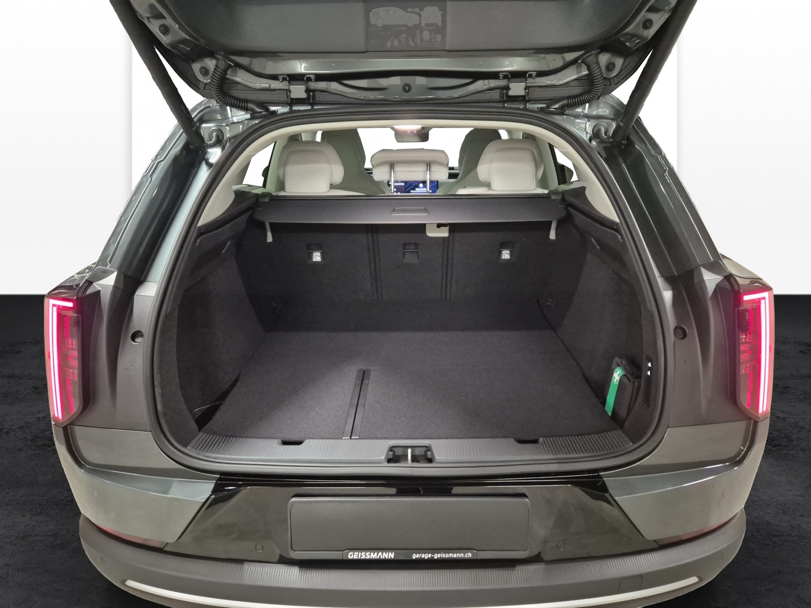 VOLVO EX60 Twin Ultra AWD-image-15