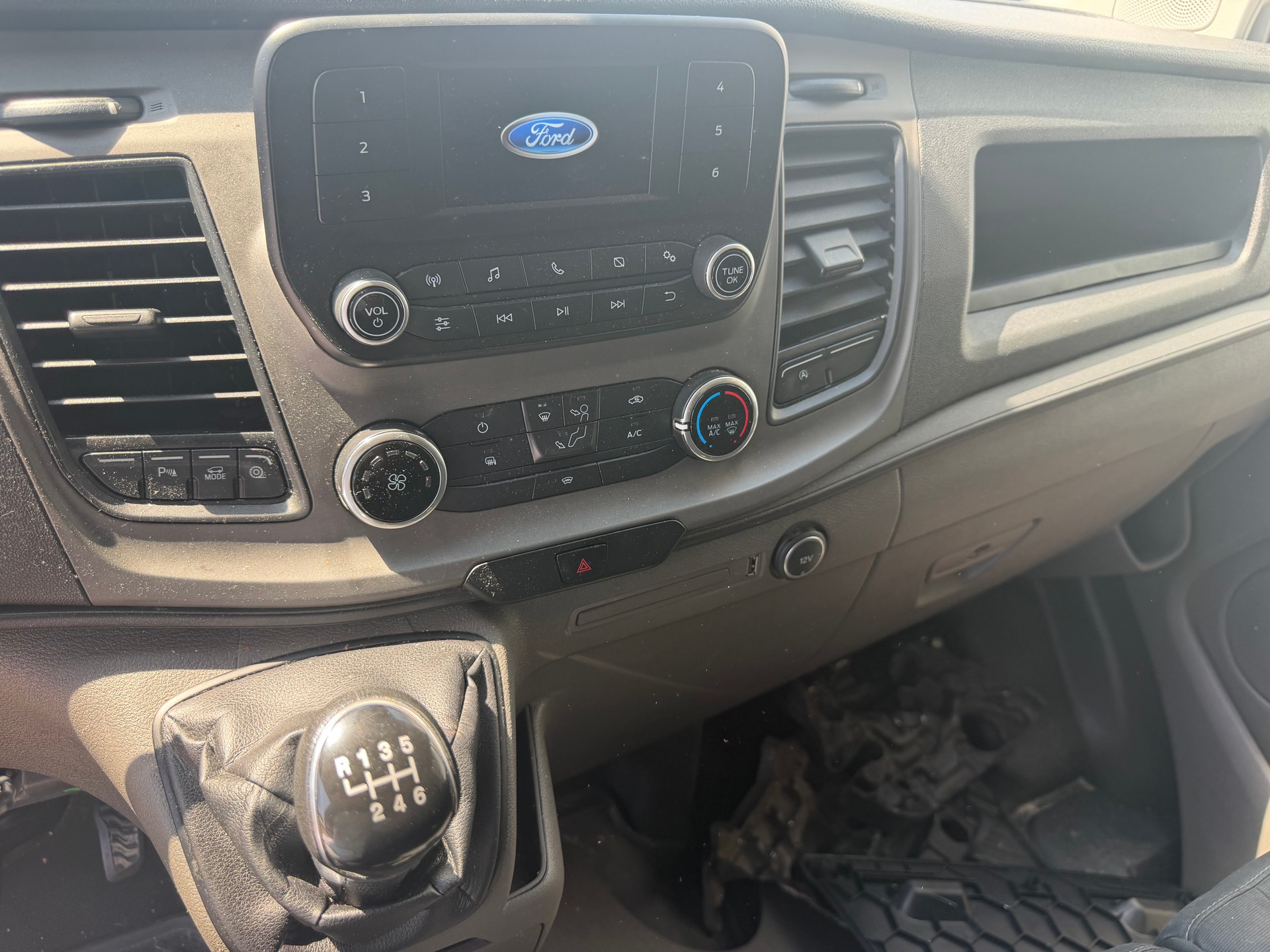 FORD Transit Custom Van 280 L1H1 Ambiente-image-5