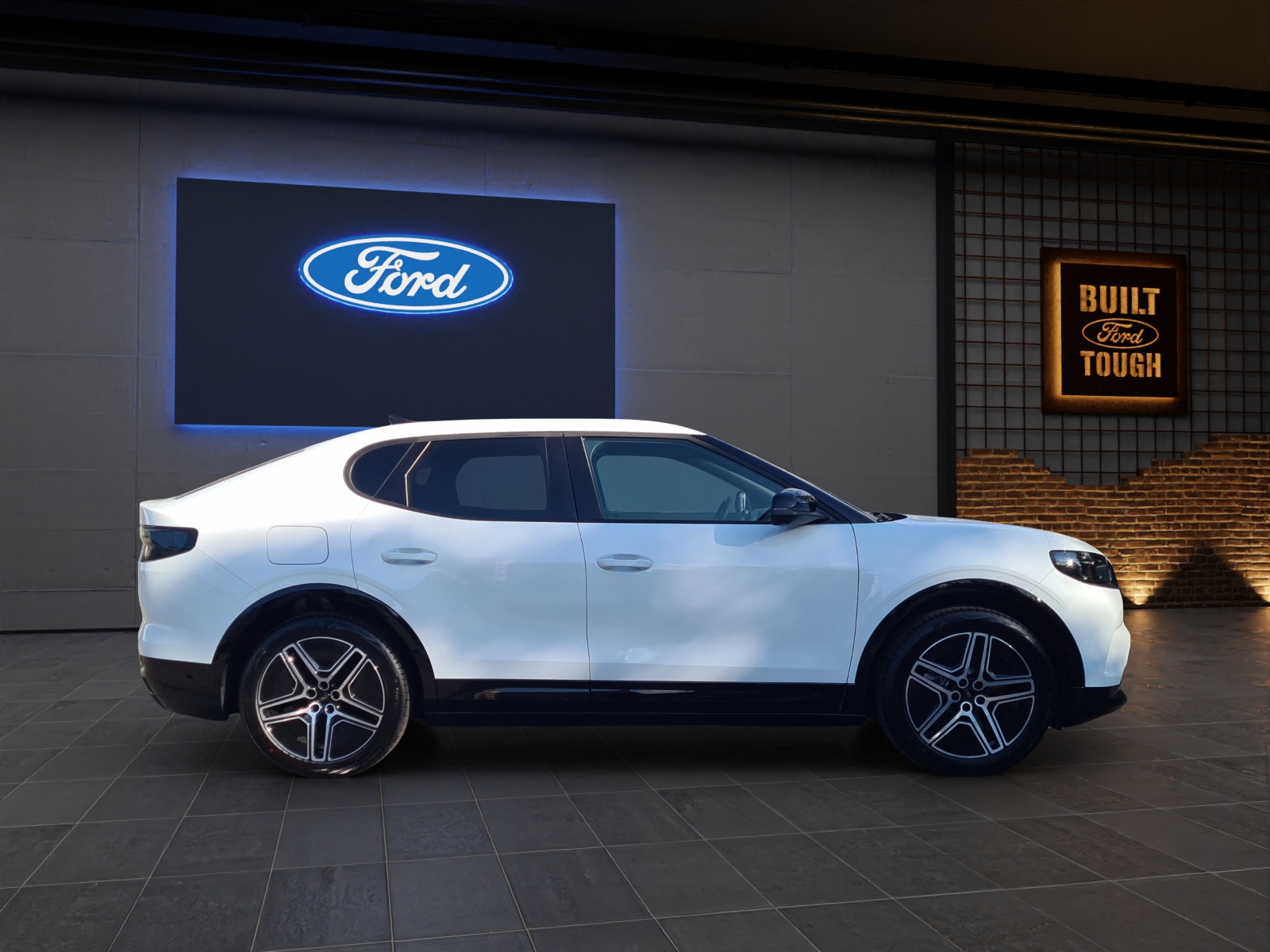 FORD Capri Extended Range (79 kWh) Premium AWD 4x4 AUTOMAT-showroom-element-3