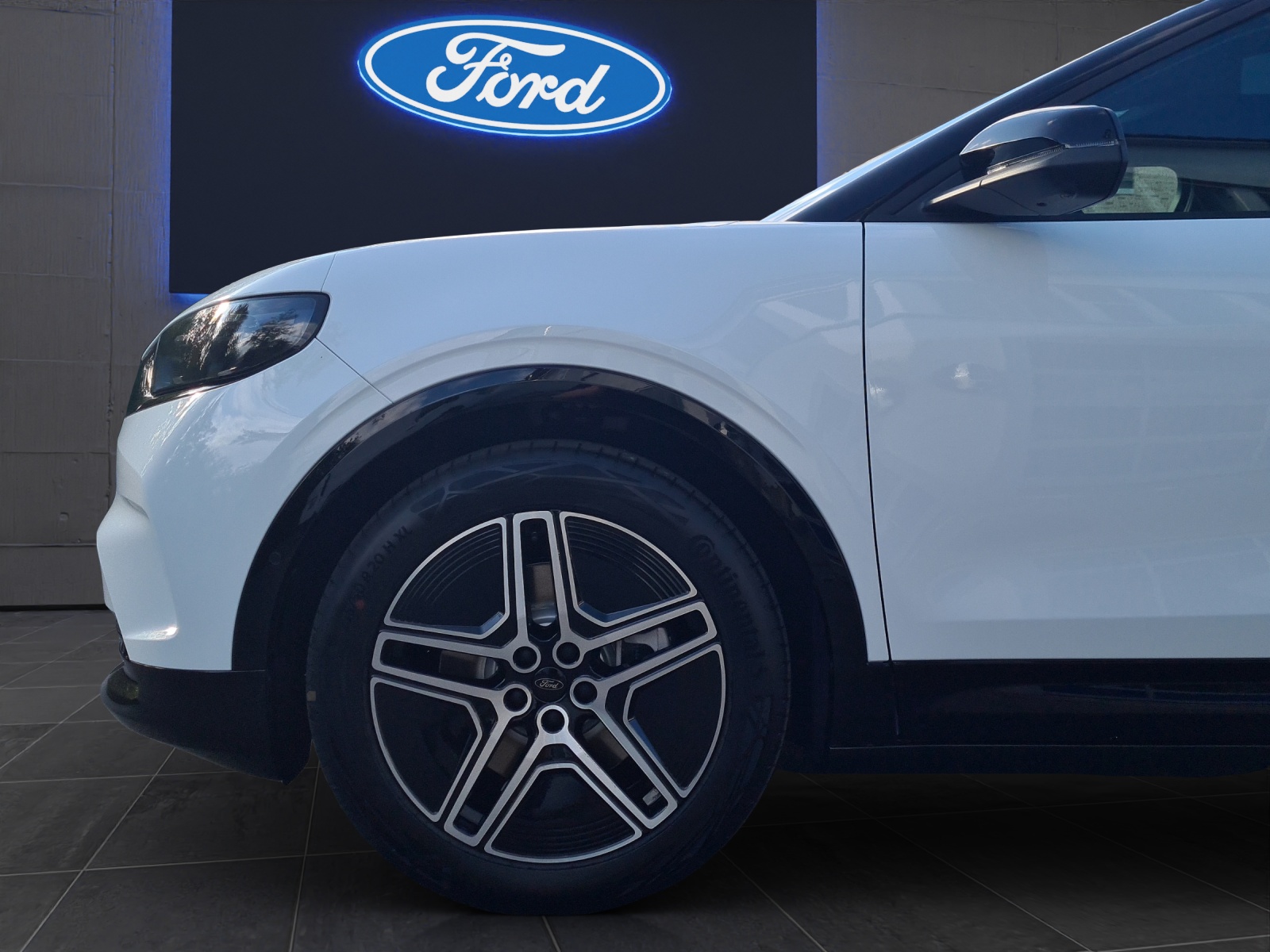 FORD Capri Extended Range (79 kWh) Premium AWD 4x4 AUTOMAT-image-12