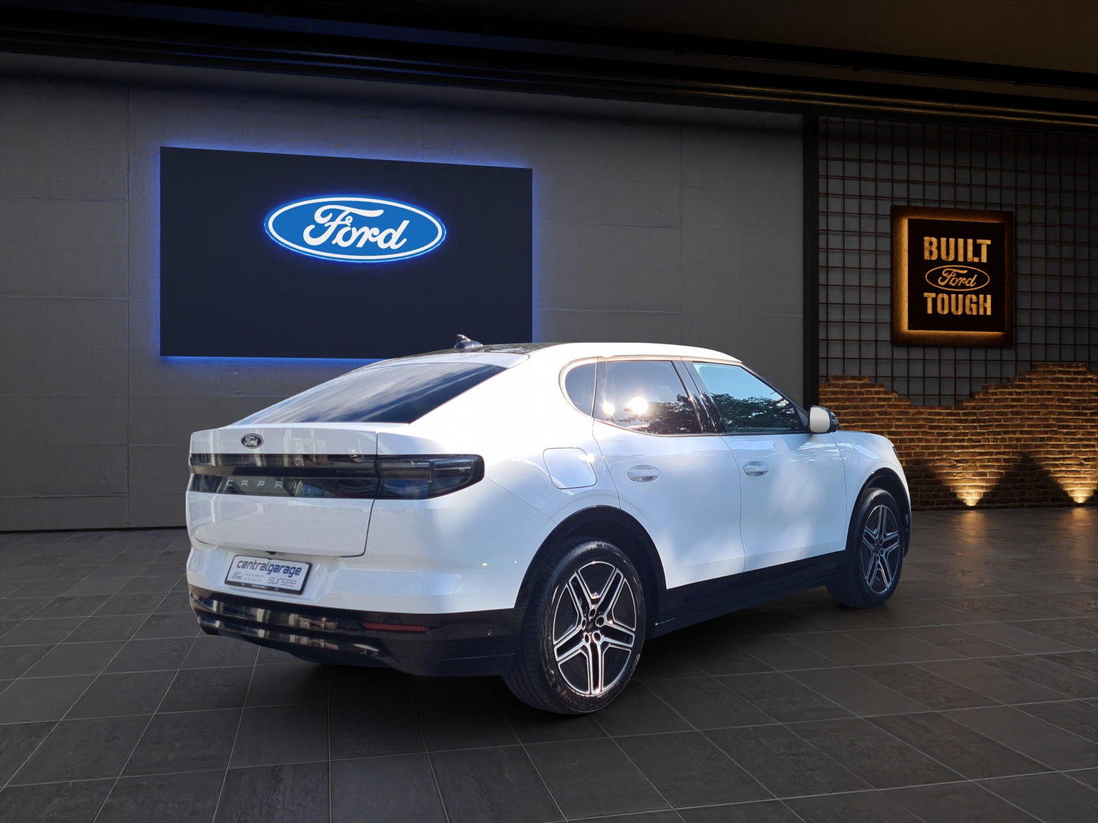 FORD Capri Extended Range (79 kWh) Premium AWD 4x4 AUTOMAT-showroom-element-2