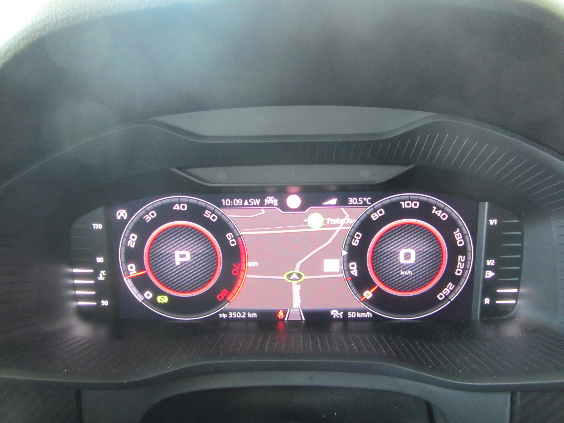 SKODA Kodiaq 2.0 TSI 4x4 Sport Line-image-10