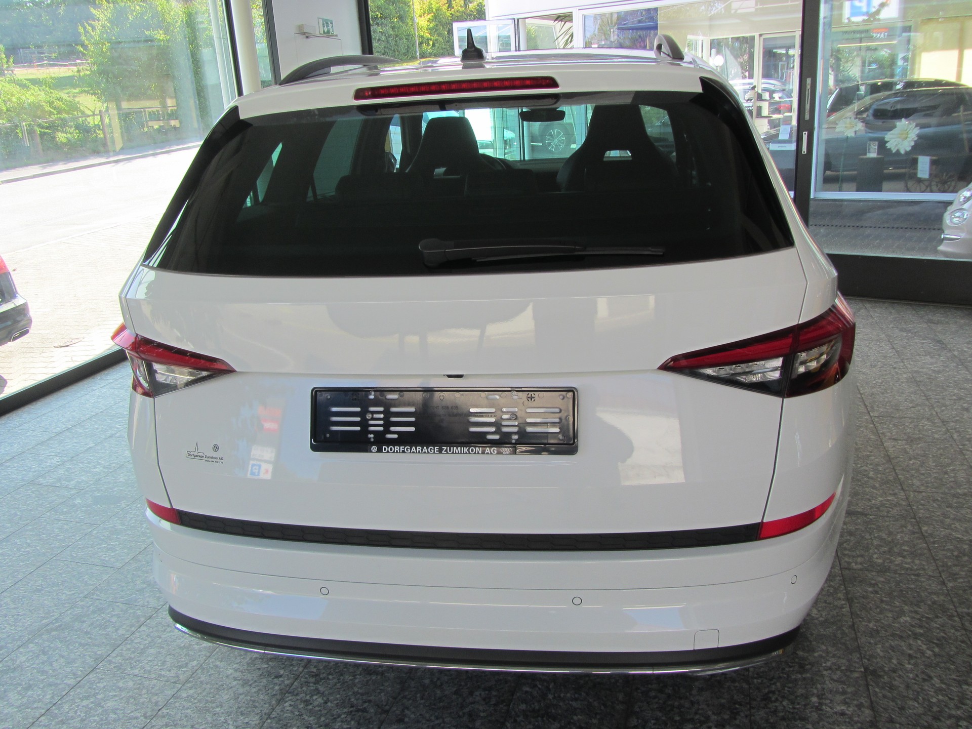 SKODA Kodiaq 2.0 TSI 4x4 Sport Line-image-3