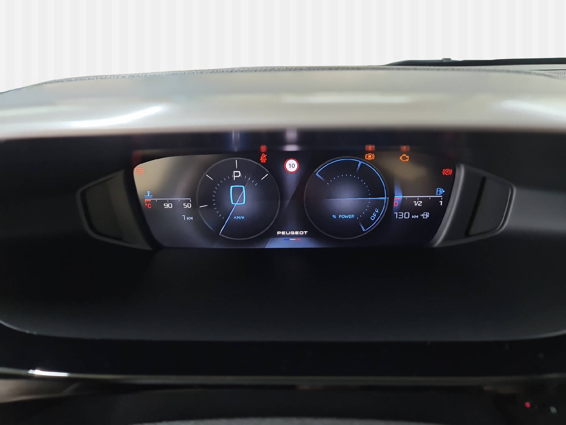 PEUGEOT 308 1.2 Hybrid Allure-image-6