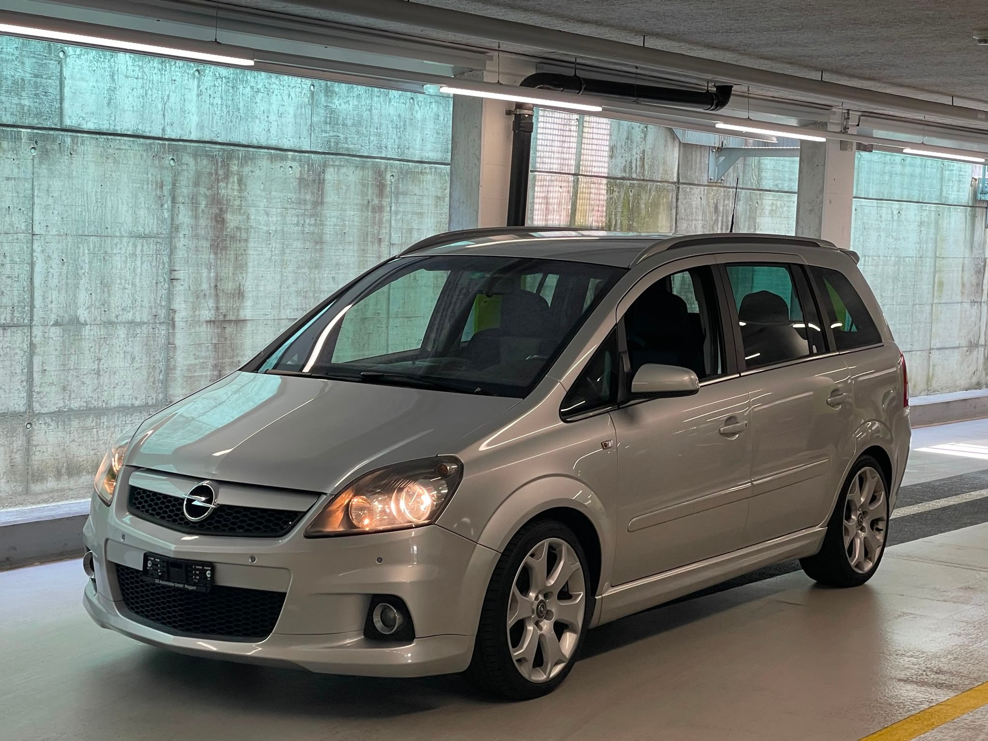 OPEL Zafira 2.0i 16V Turbo OPC // MFK NEU-image-2