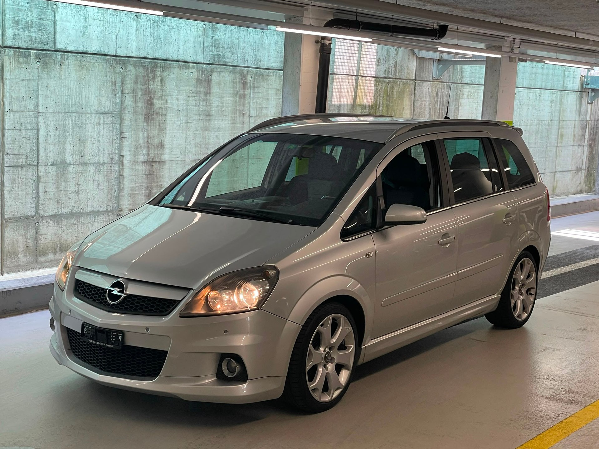 OPEL Zafira 2.0i 16V Turbo OPC // MFK NEU-image-0