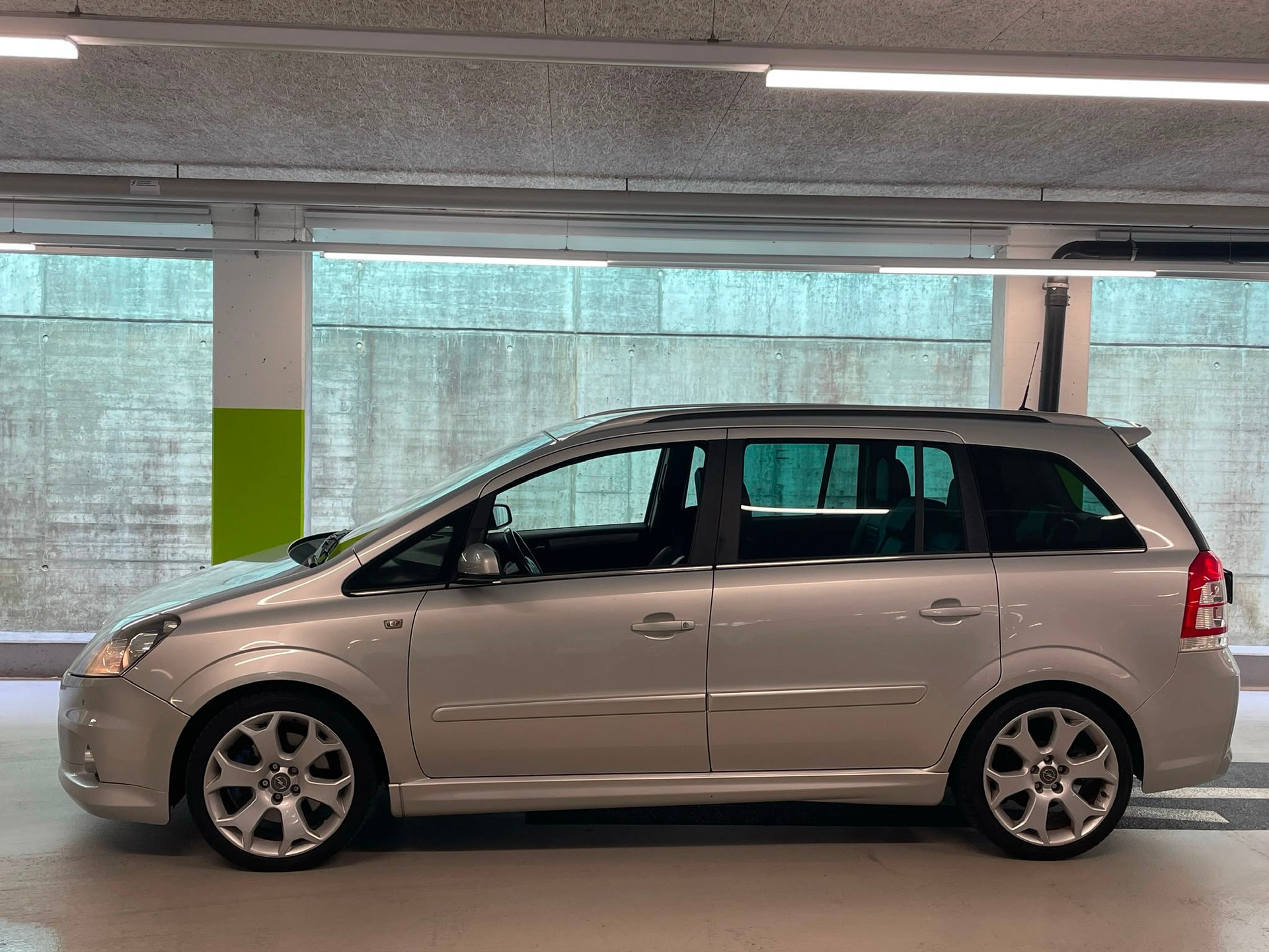 OPEL Zafira 2.0i 16V Turbo OPC // MFK NEU-image-4