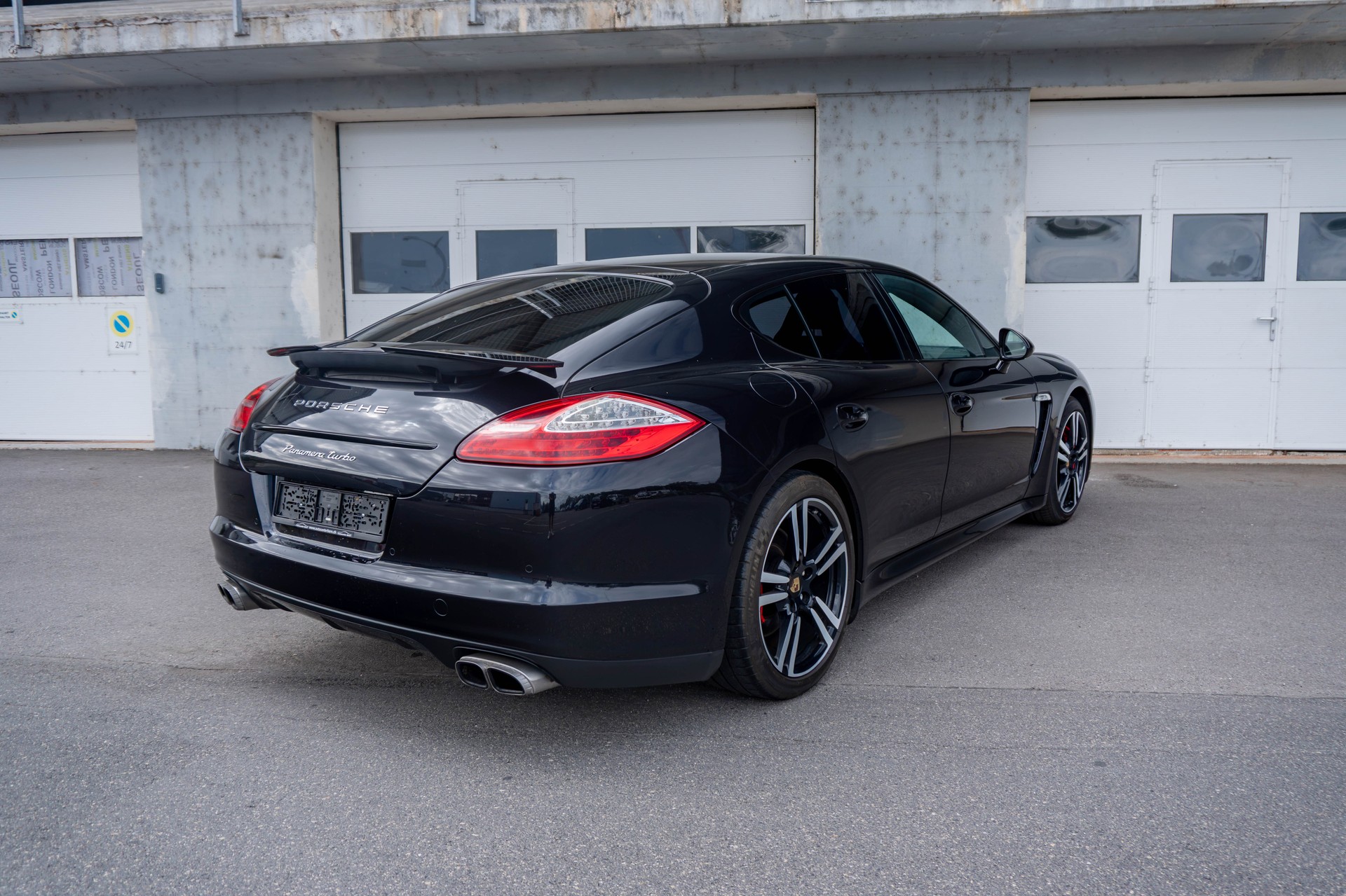 PORSCHE Panamera Turbo 4.8 PDK-image-4