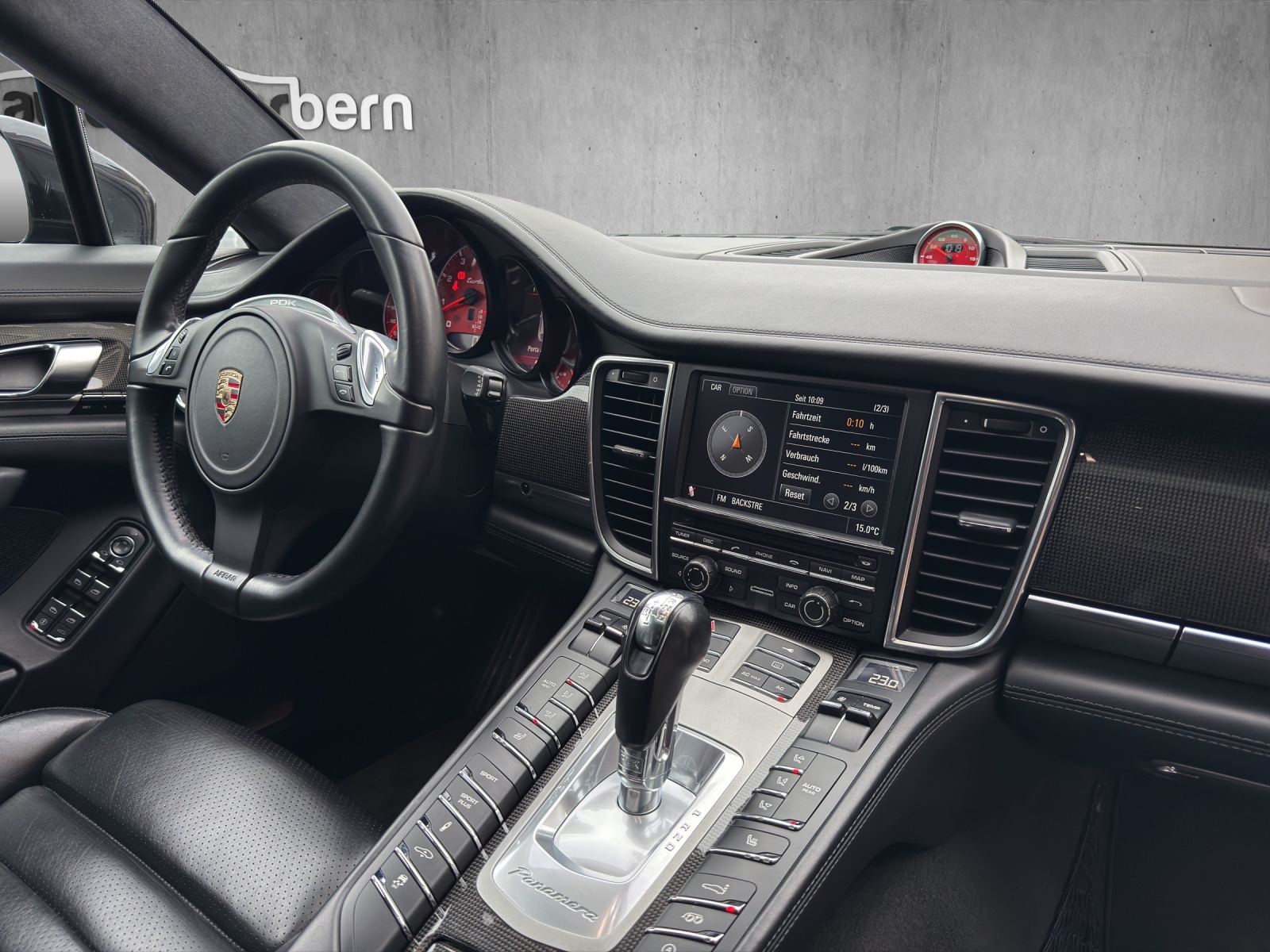 PORSCHE Panamera Turbo 4.8 PDK-image-9