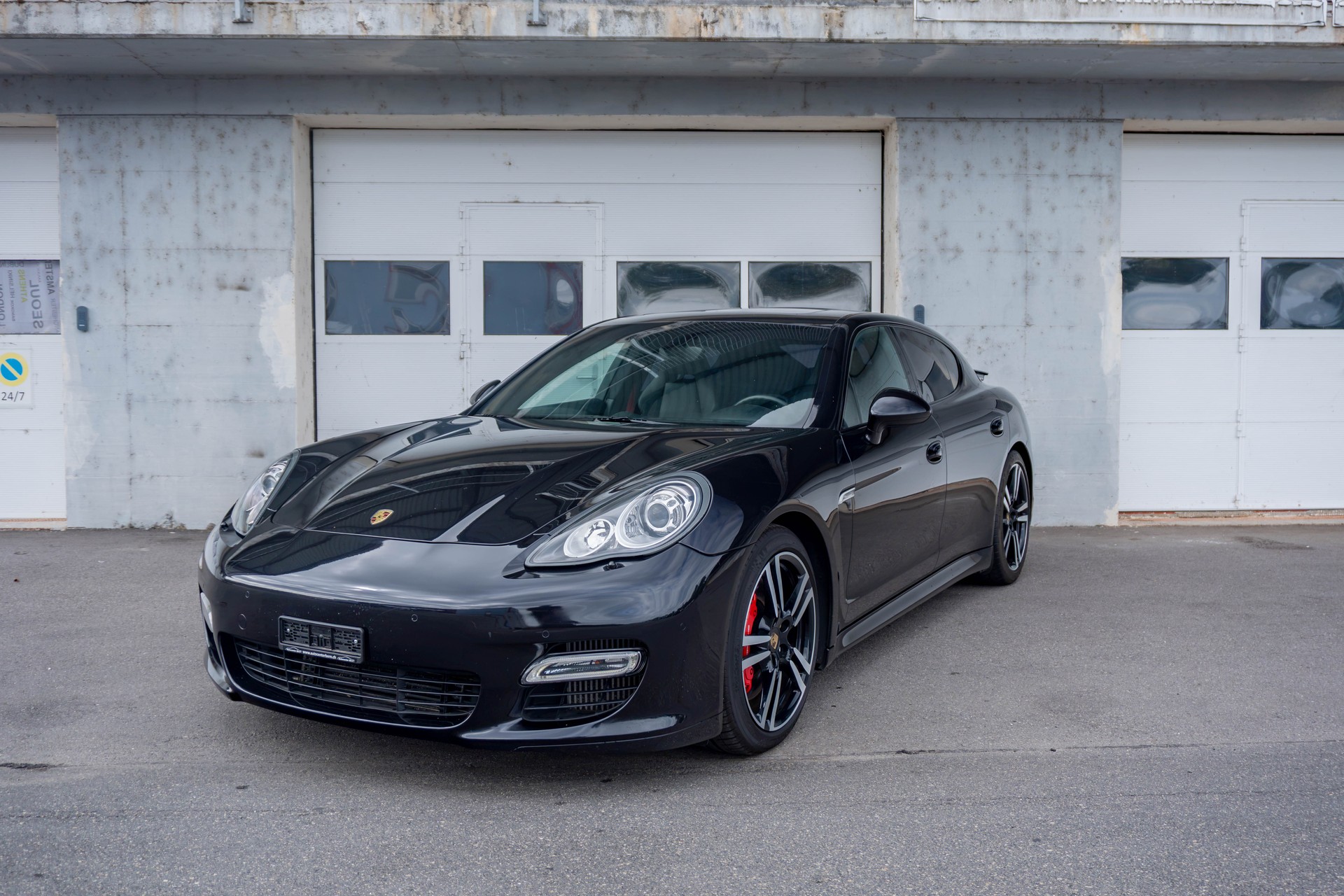 PORSCHE Panamera Turbo 4.8 PDK-image-0