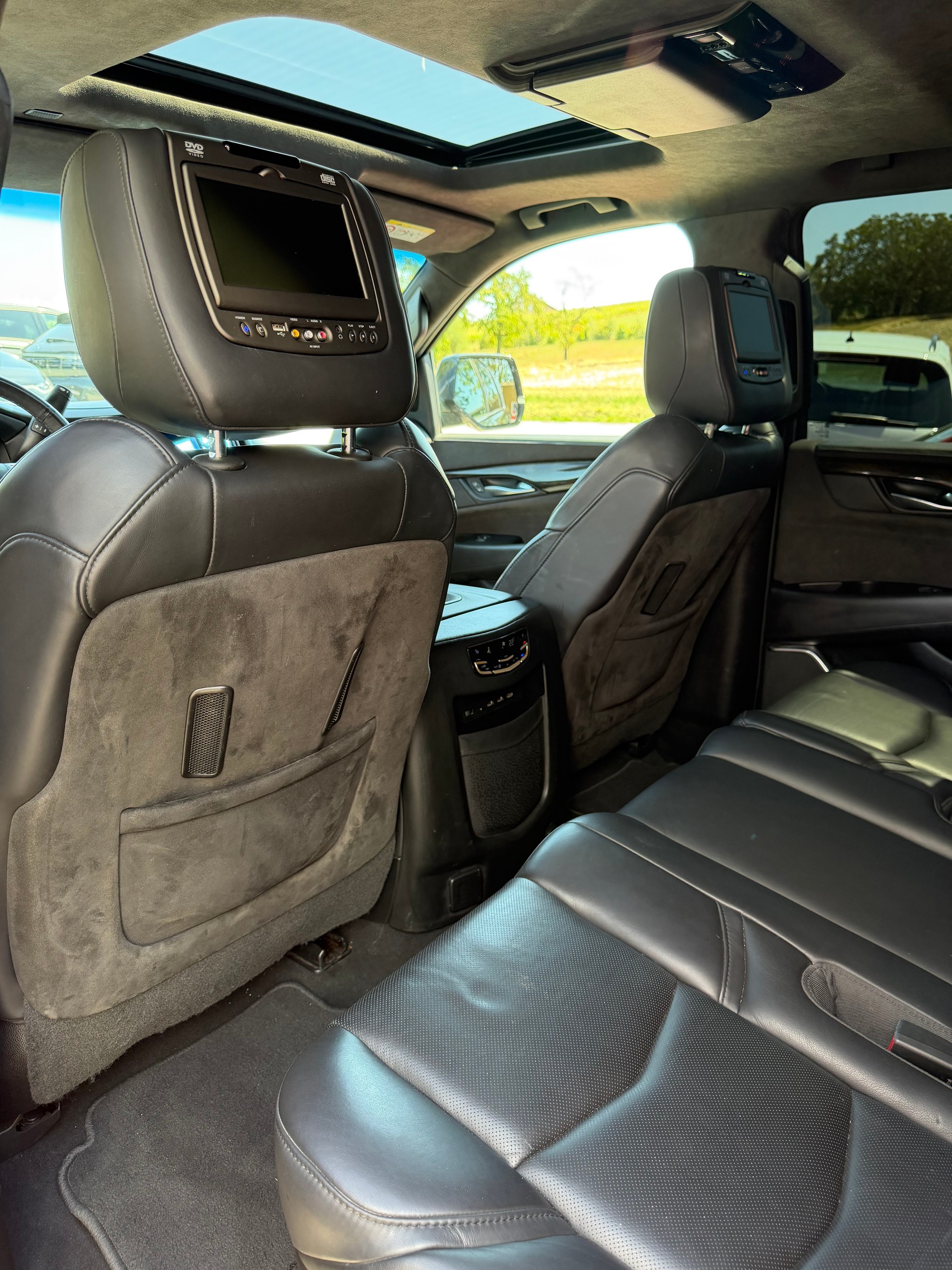 CADILLAC Escalade 6.2 ESV Platinum Automatic-image-3