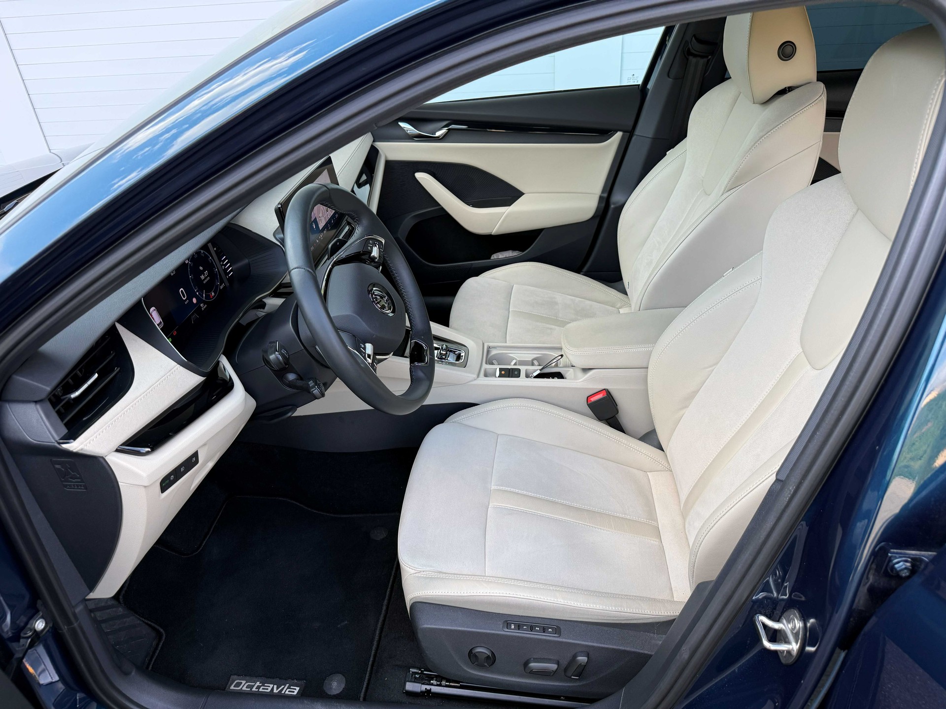 SKODA 2.0 TSI Style 4x4 DSG-image-2