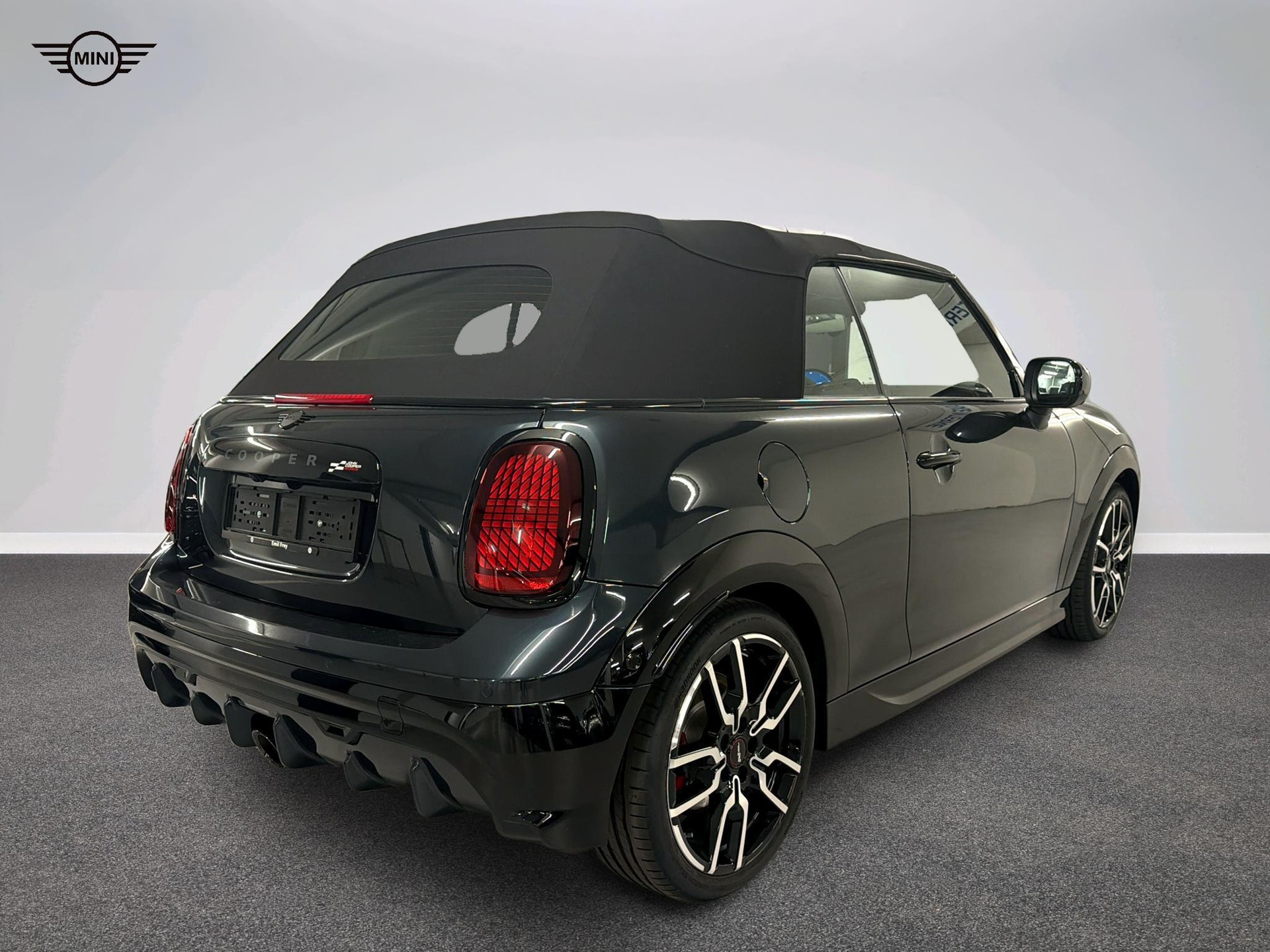 MINI John Cooper Works Cabrio-image-4