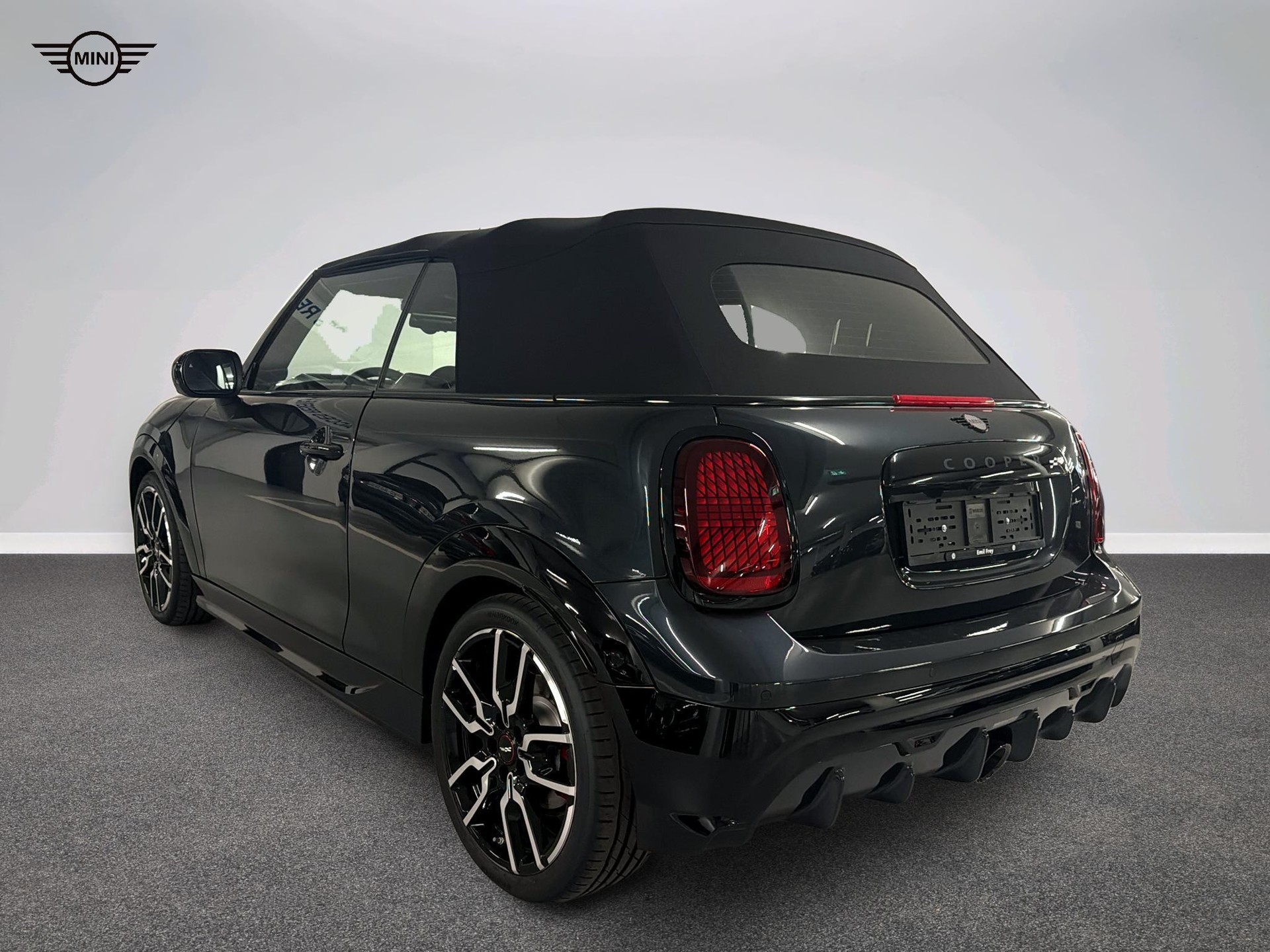 MINI John Cooper Works Cabrio-image-3