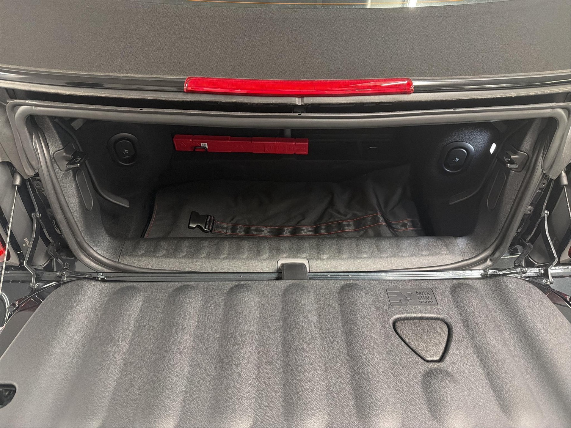 MINI John Cooper Works Cabrio-image-15
