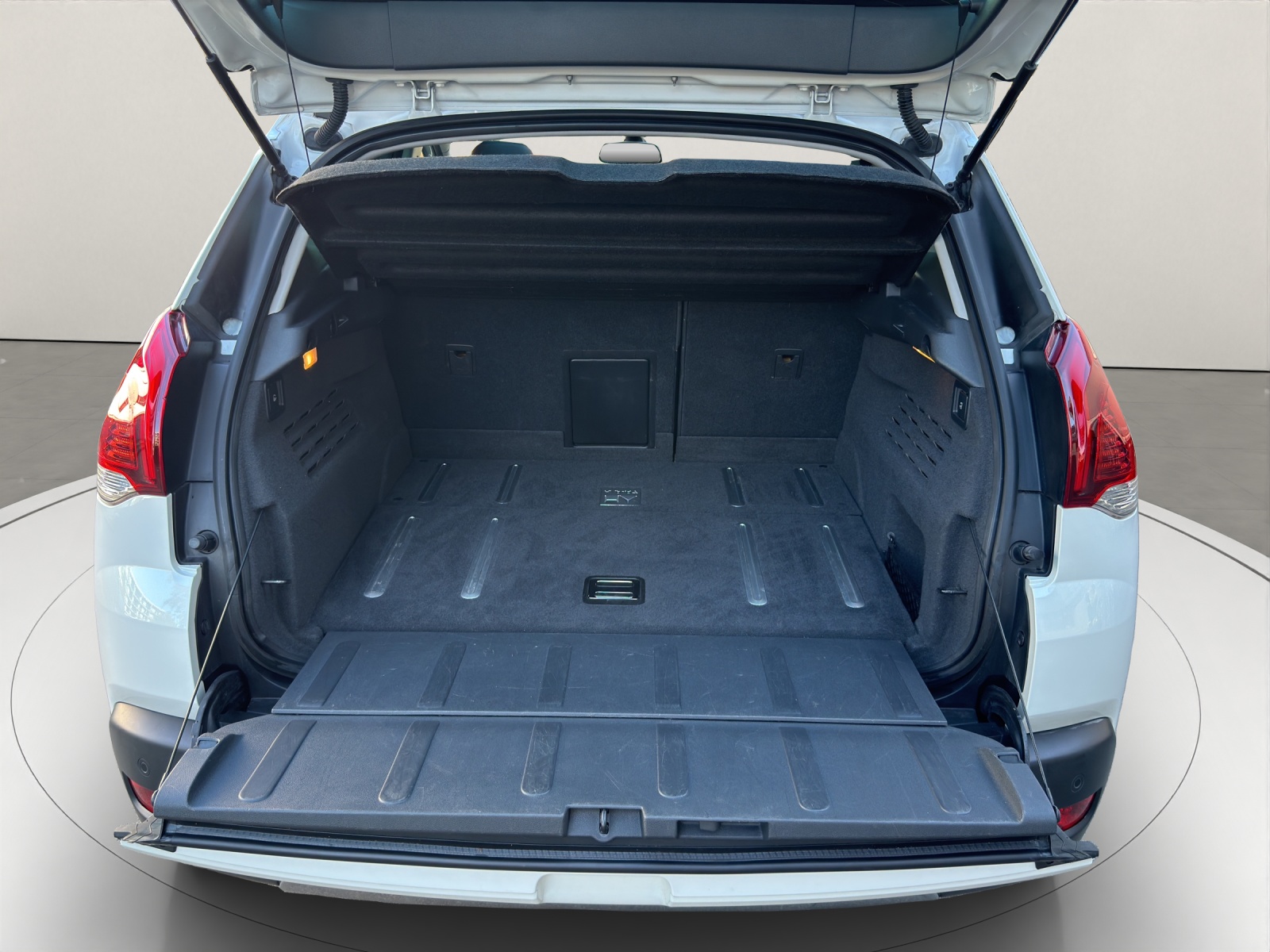 PEUGEOT 3008 HYbrid4 2.0 HDI ETG6-image-14