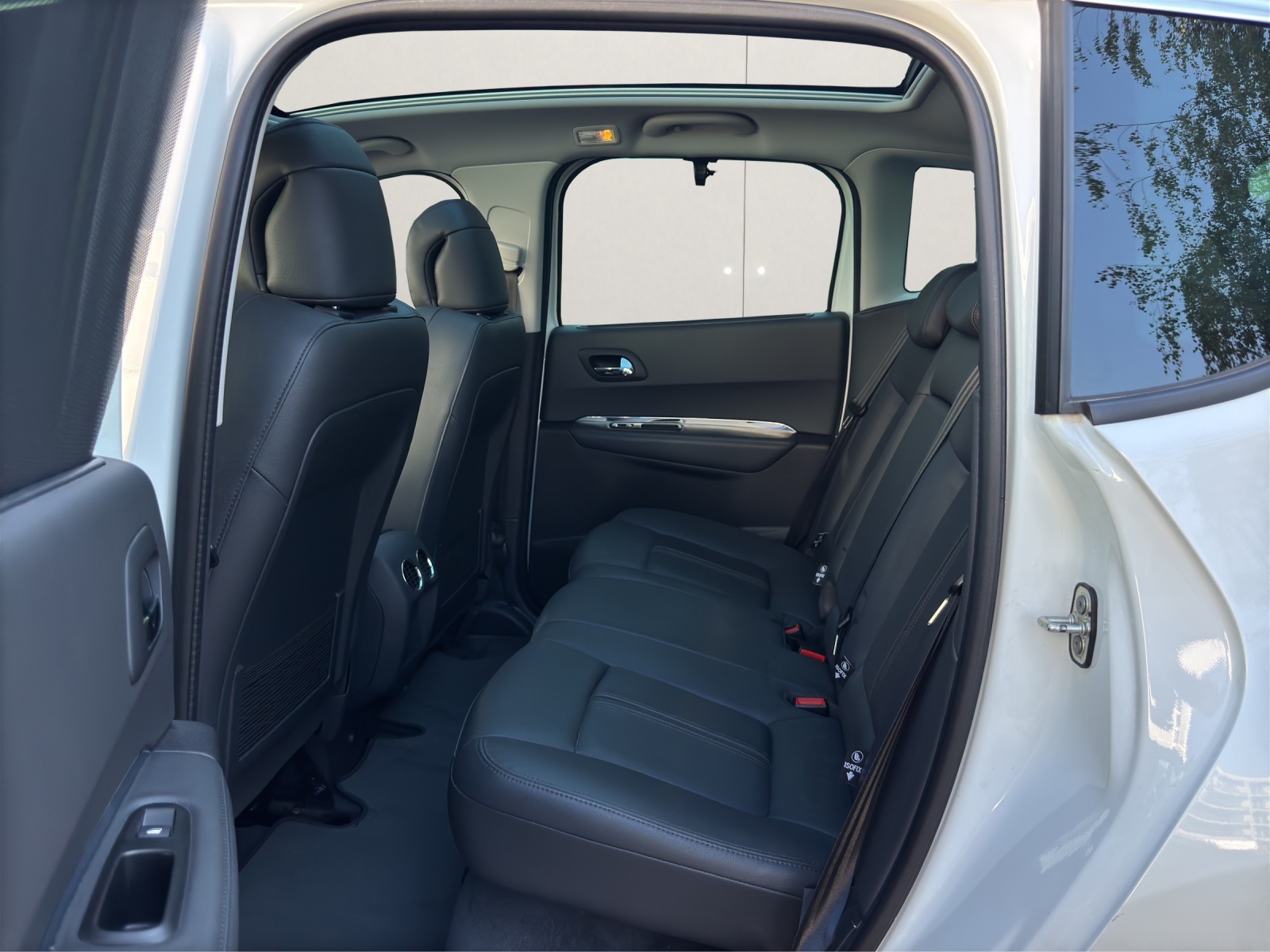 PEUGEOT 3008 HYbrid4 2.0 HDI ETG6-image-13