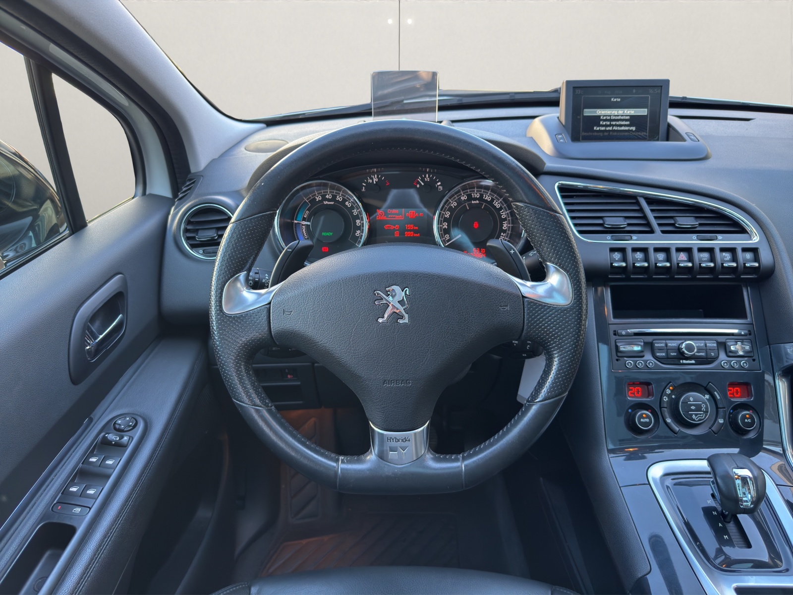 PEUGEOT 3008 HYbrid4 2.0 HDI ETG6-image-10