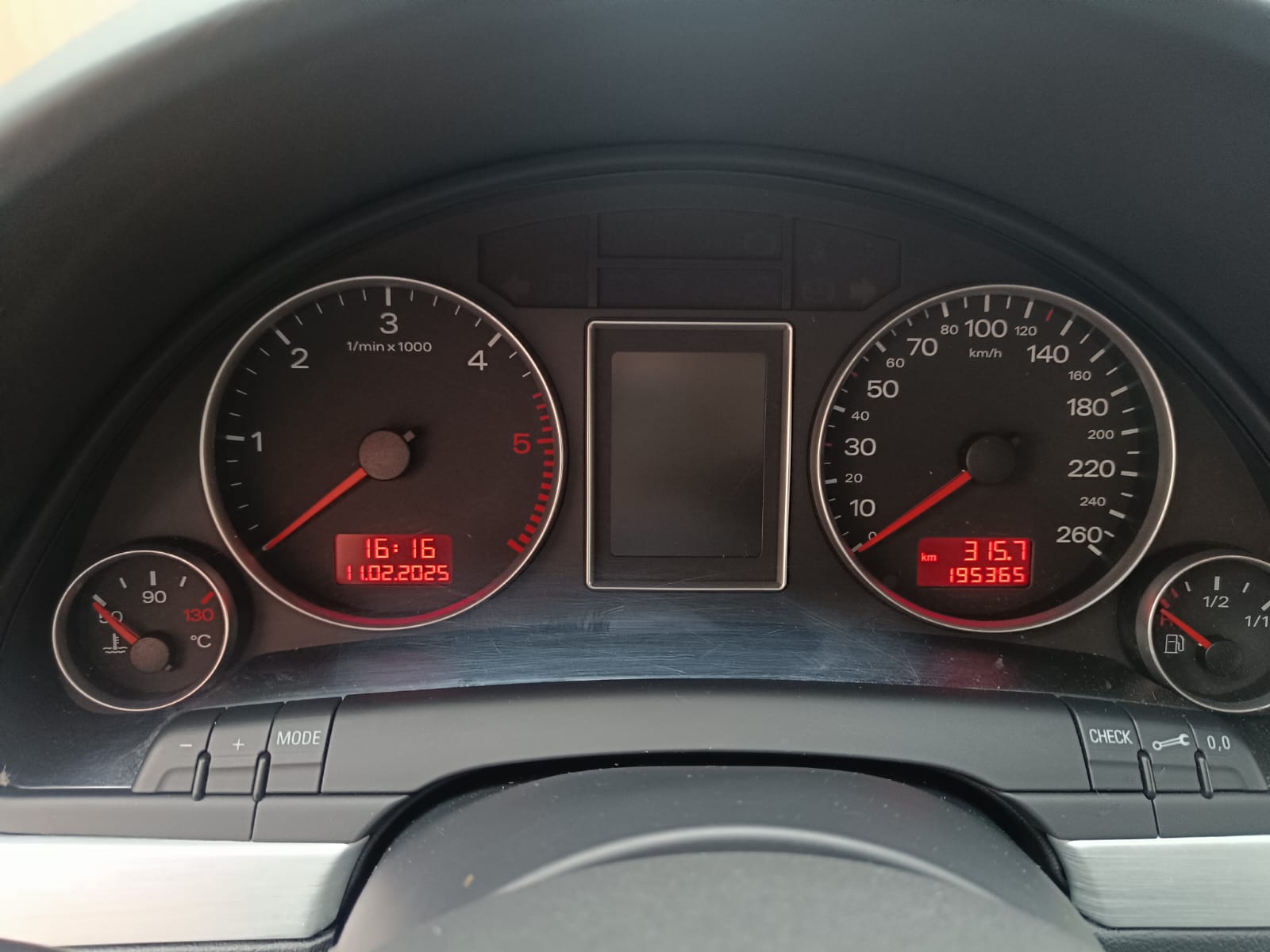 AUDI A4 Avant 2.7 TDI-image-11