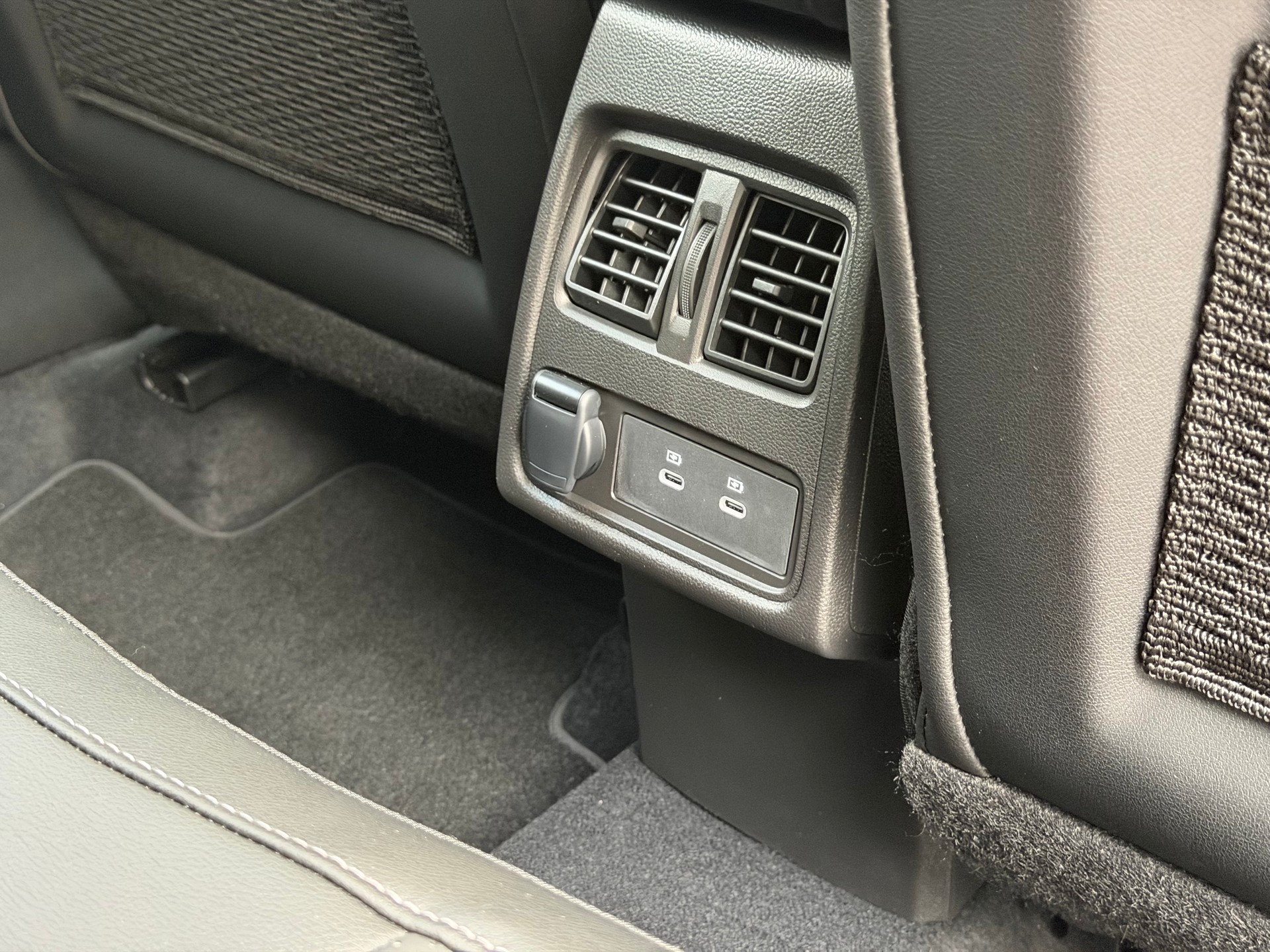 MITSUBISHI ASX 1.8 HEV Instyle-image-9
