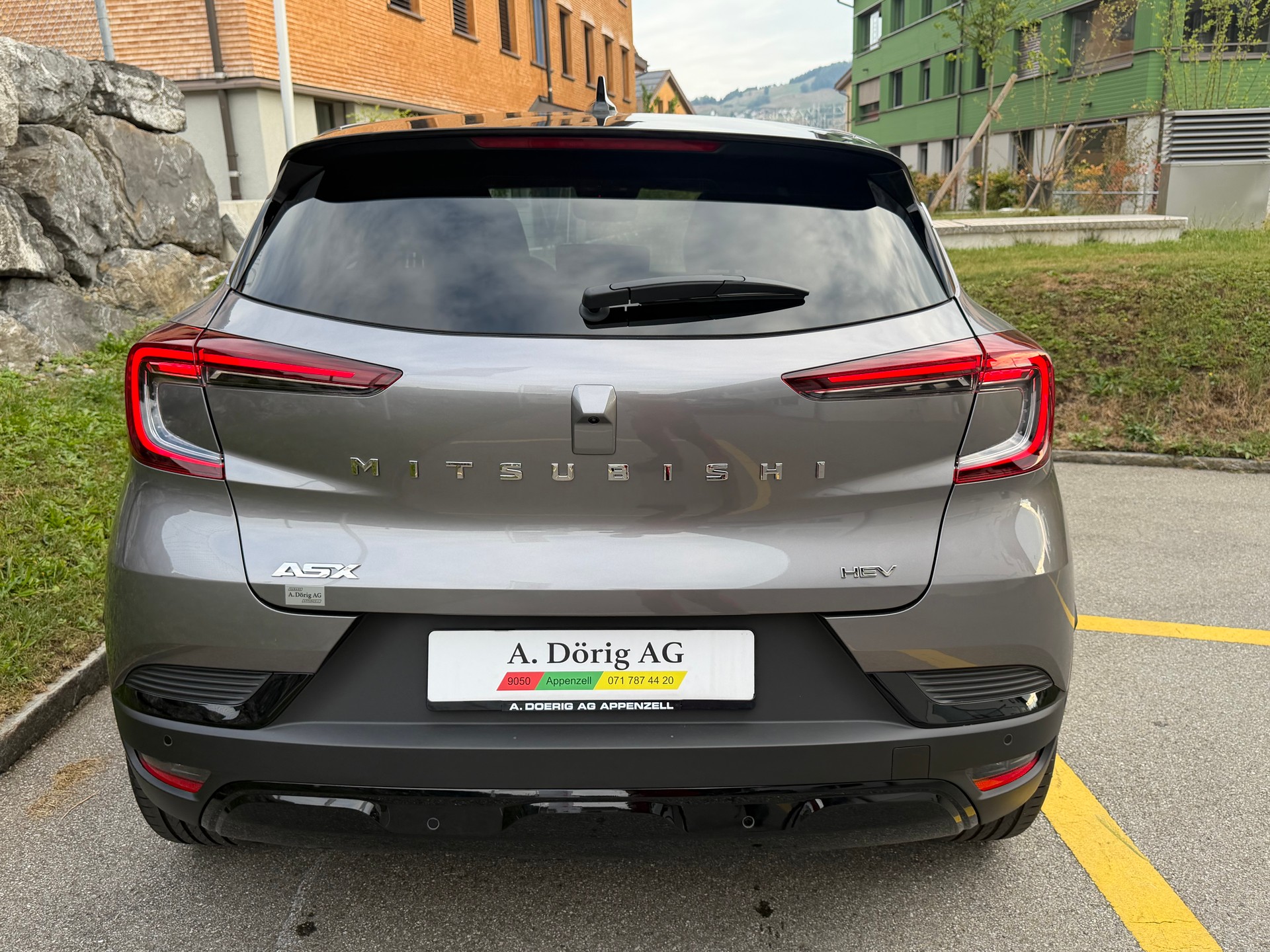 MITSUBISHI ASX 1.8 HEV Instyle-image-3