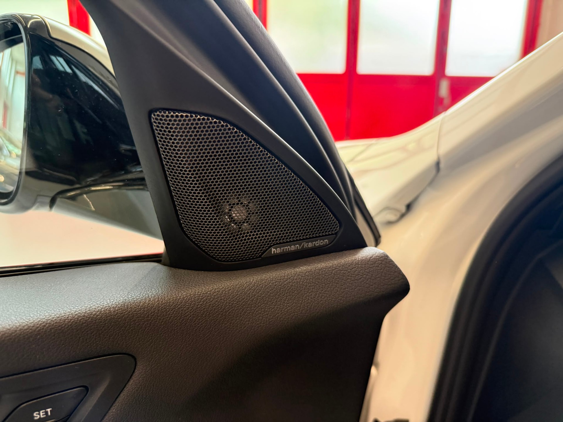 BMW M135i xDrive Steptronic-image-8
